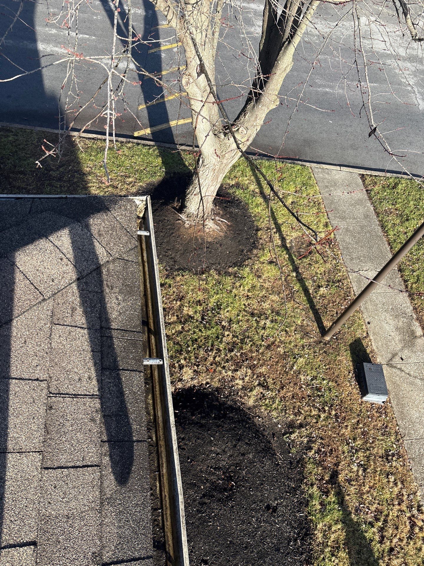 Commercial gutter cleaning Kentucky  after photo with clean gutters