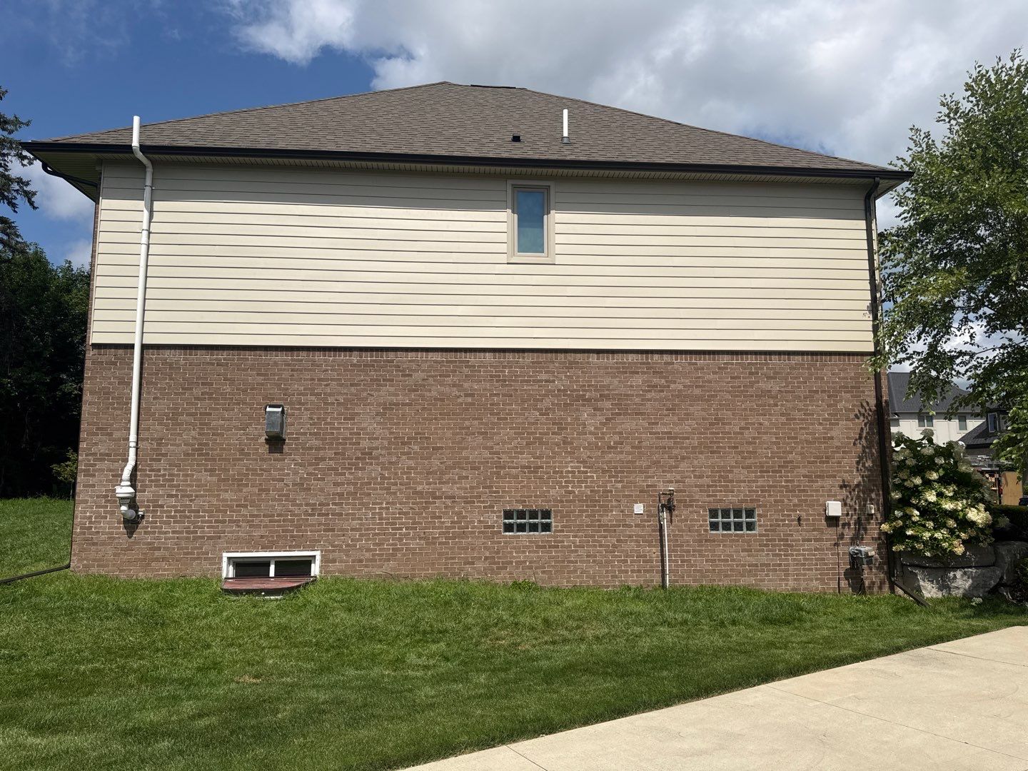 Siding Replacement using Alside S7 Cedar Mill Grain Composite by 180 Contractors