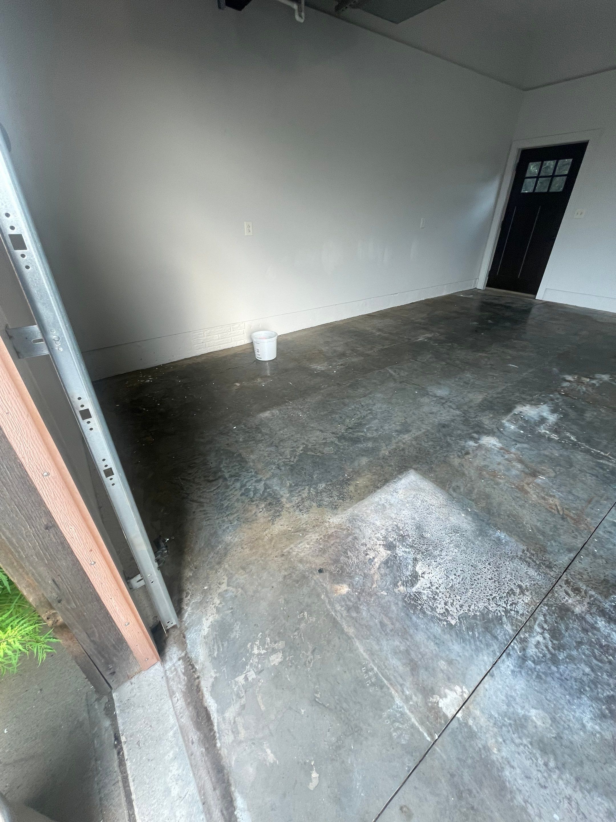 Domino Flake Floor Coating and Crack Repair in Chancellor by Select Painting, Coatings & Garage Cabinets