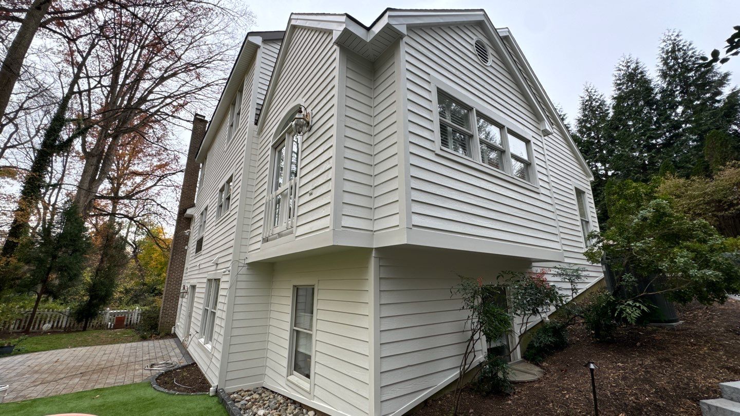 Arlington: Bevel Cedar Wood Siding Restoration by RM Banning, Inc.