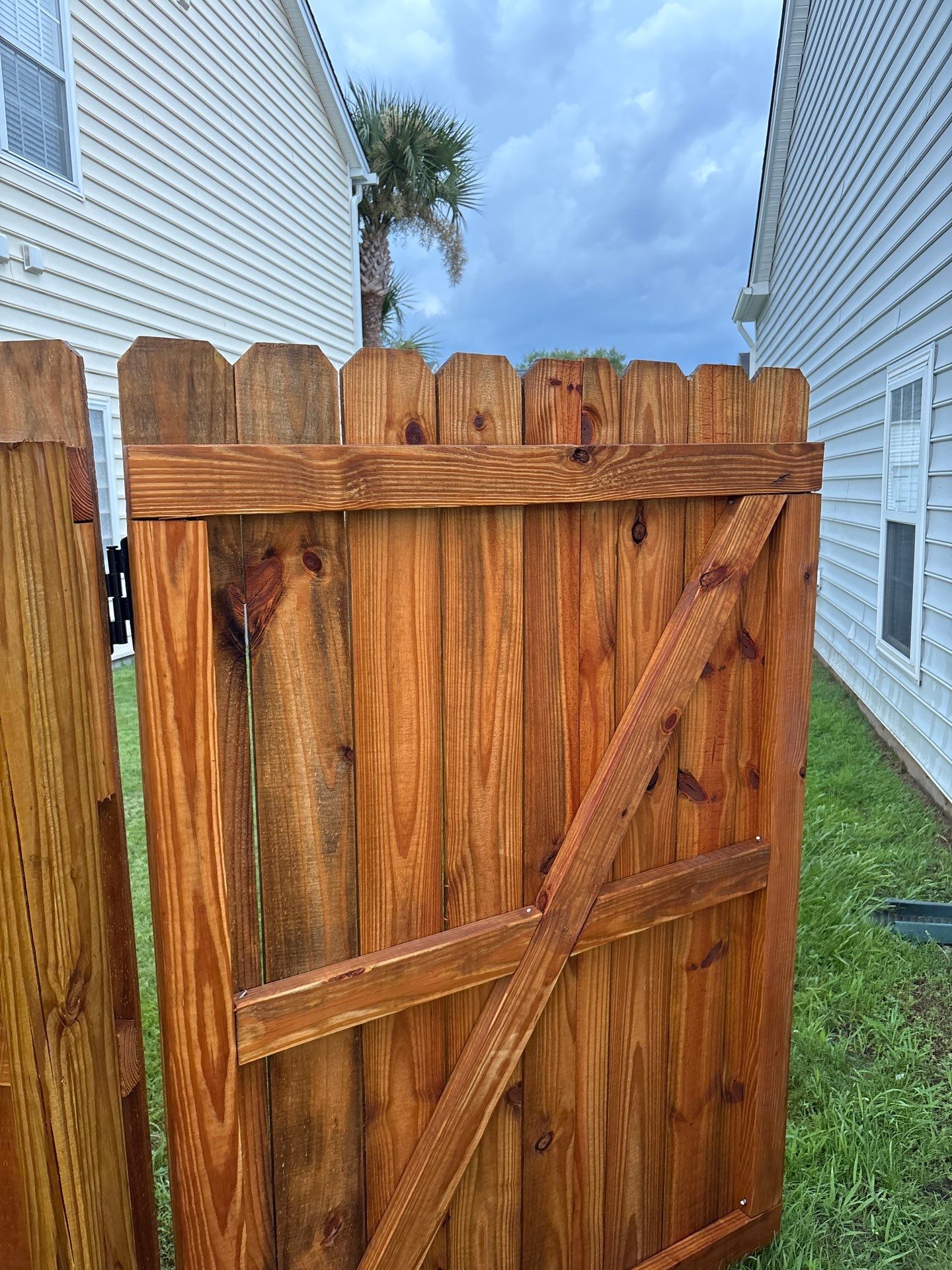 Wood Fence using Wood Sealant by DuraSeal
