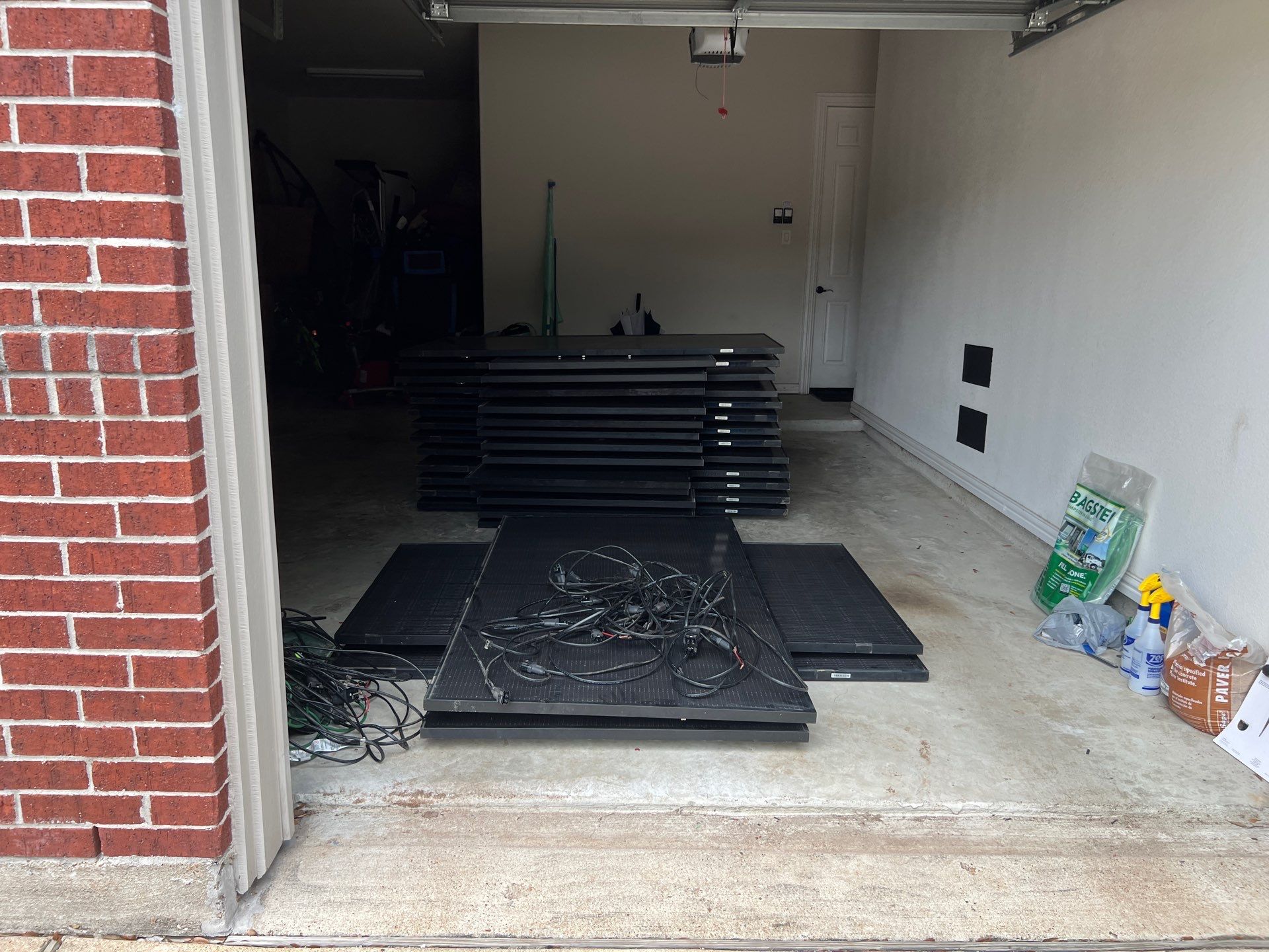 D&R In SugarLand Tx  by Sunaura Solar