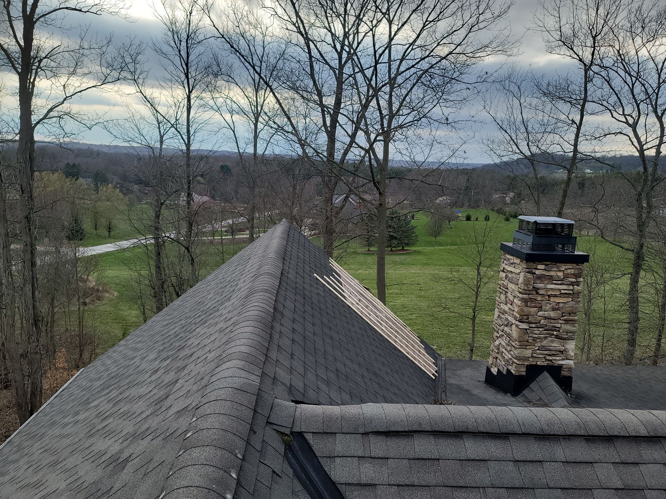 ATLAS PINNACLE HP W/SCOTCHGARD COLOR: WEATHERED WOOD by Eagle Eye Roofing