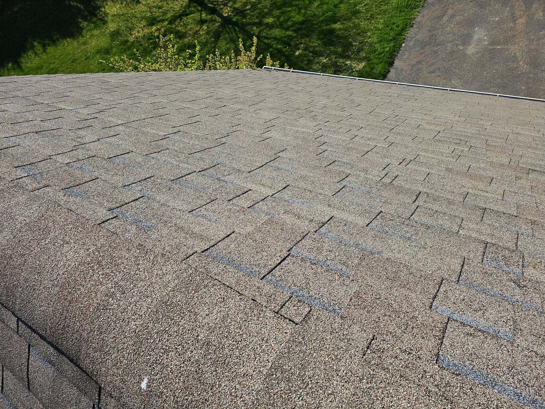 ATLAS PINNACLE COLOR: WEATHERED SHADOW by Eagle Eye Roofing