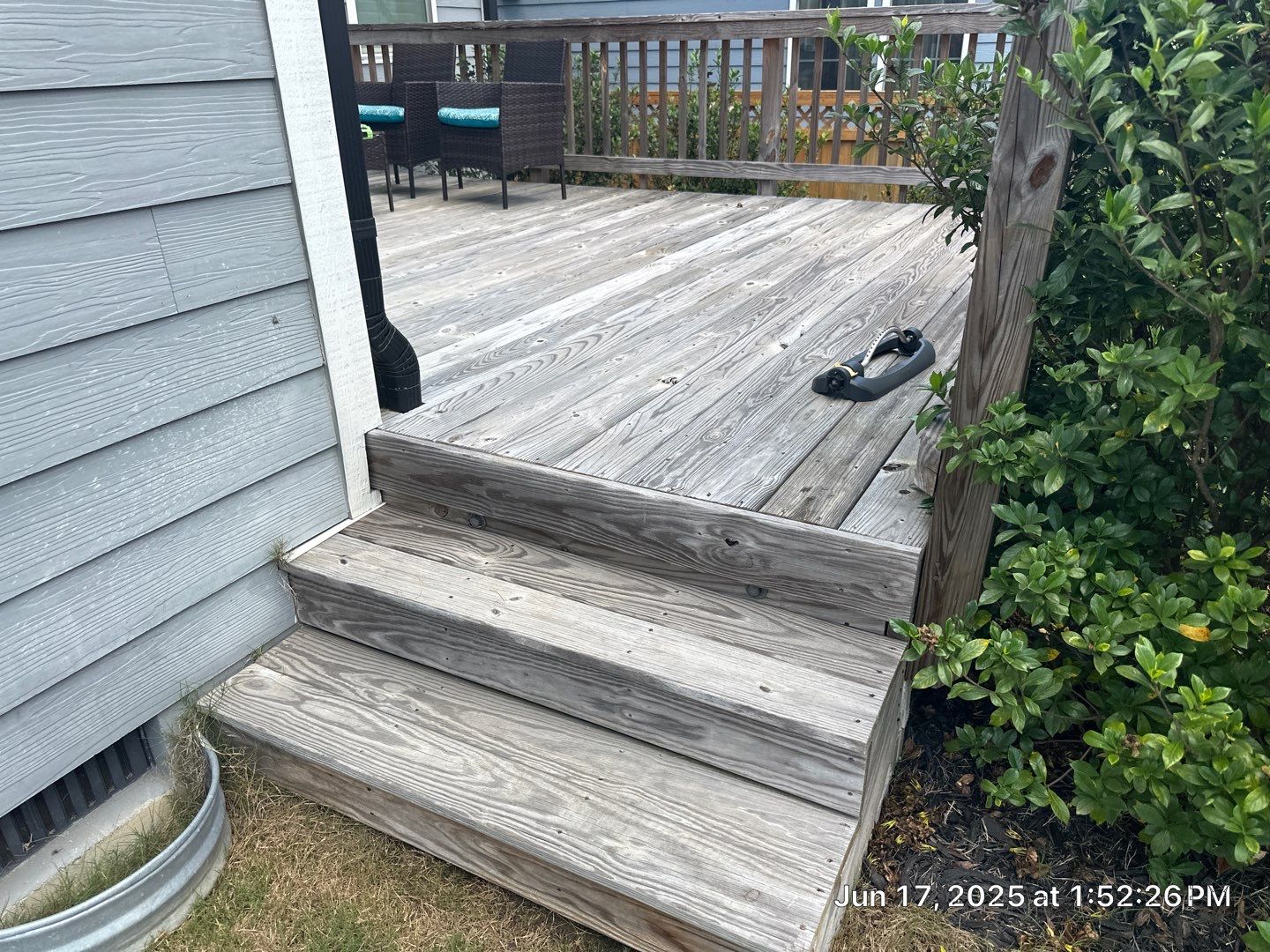 Wood Deck using Wood Sealant by DuraSeal