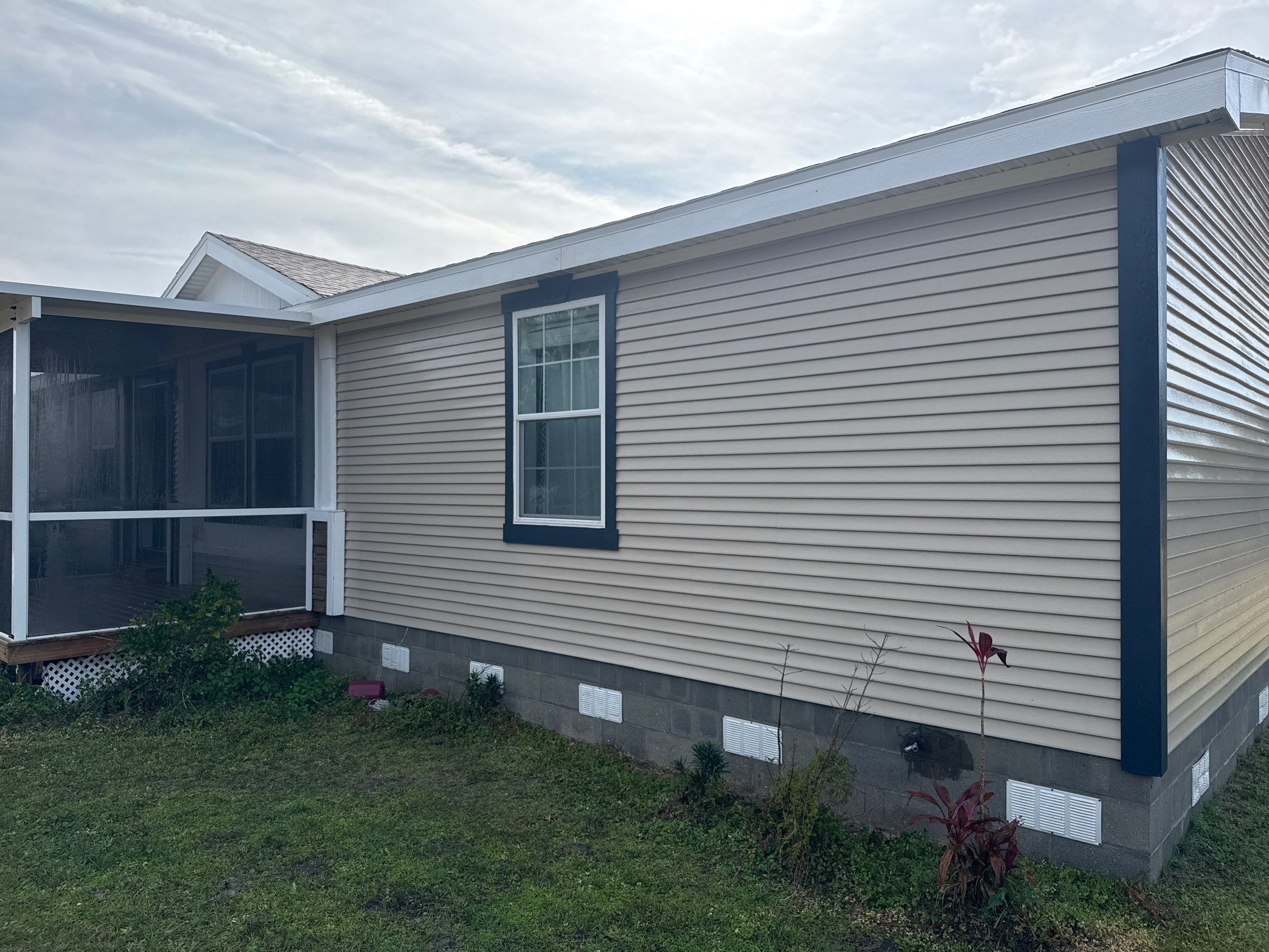 House Wash & Porch Cleaning in Homestead Property, Parrish, FL | Sunshine AquaWash by Sunshine AquaWash