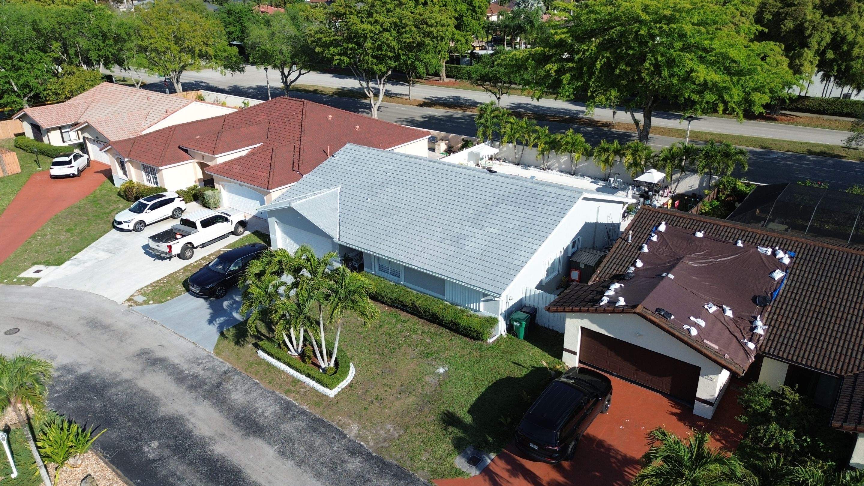 Crown - Windsor Slate - Moonlight Gray Blend by Istueta Roofing