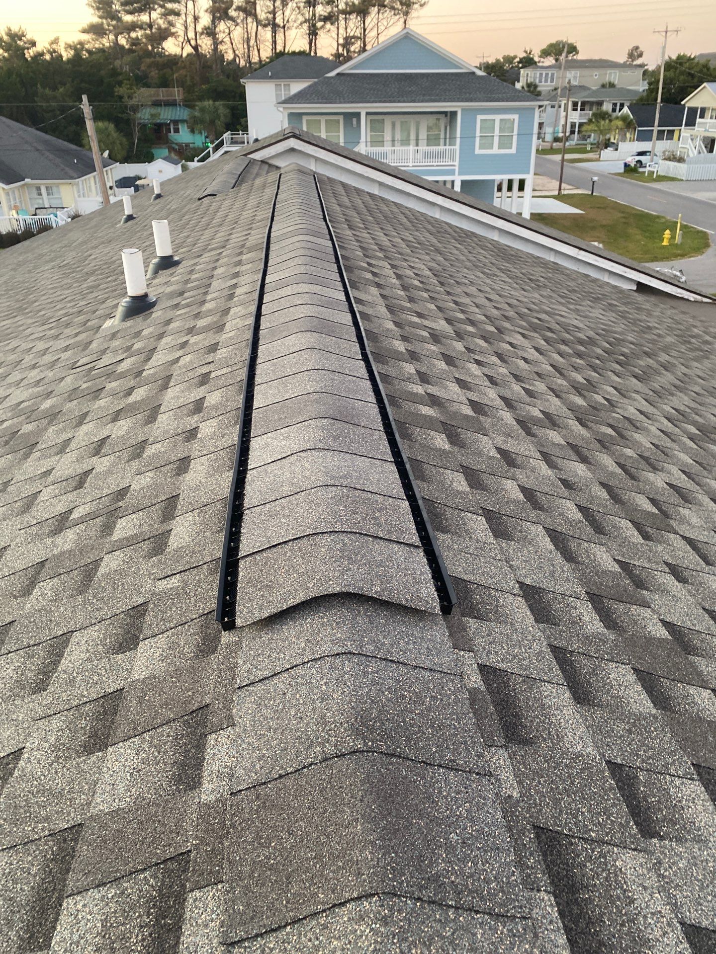 GAF HDZ - Weathered Wood by Linta Roofing Inc