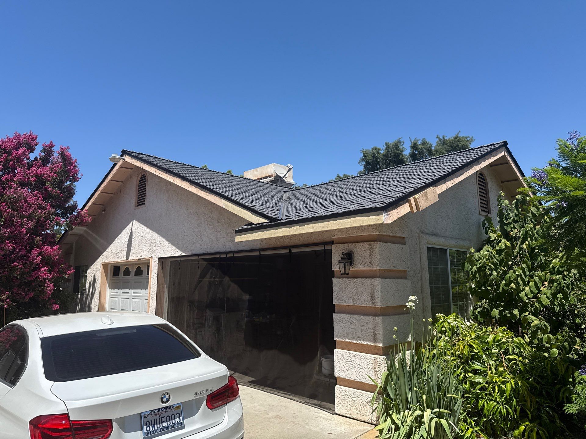 Presidential shingle roof by Straight Edge Roofing Inc