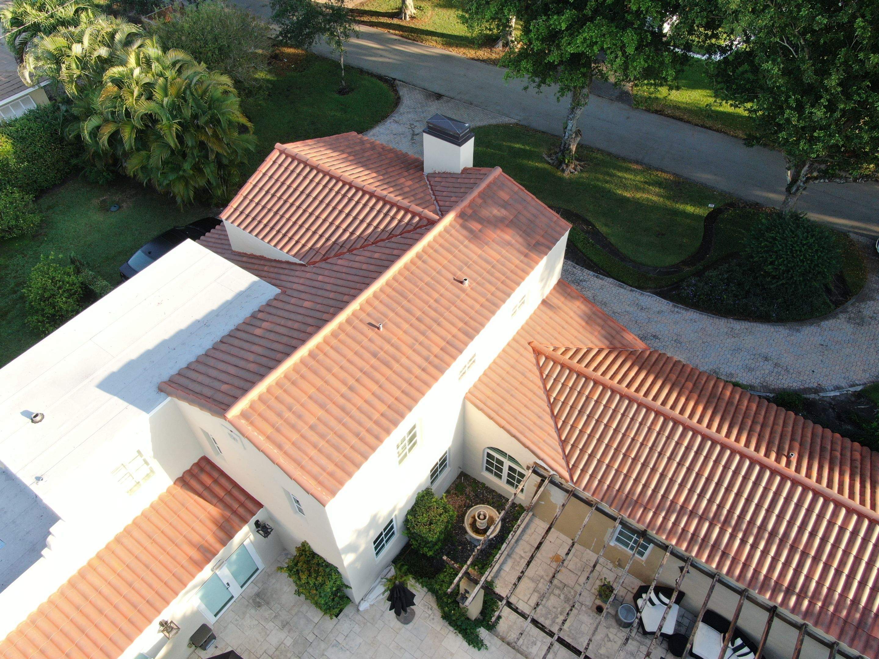 Verea Spanish S  - Fume Color by Istueta Roofing