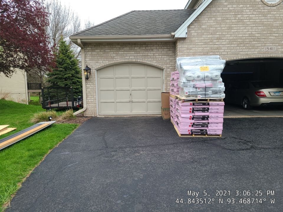 Eden Prairie, MN – Roof Replacement on Steep and High Roof by First Impressions Exteriors