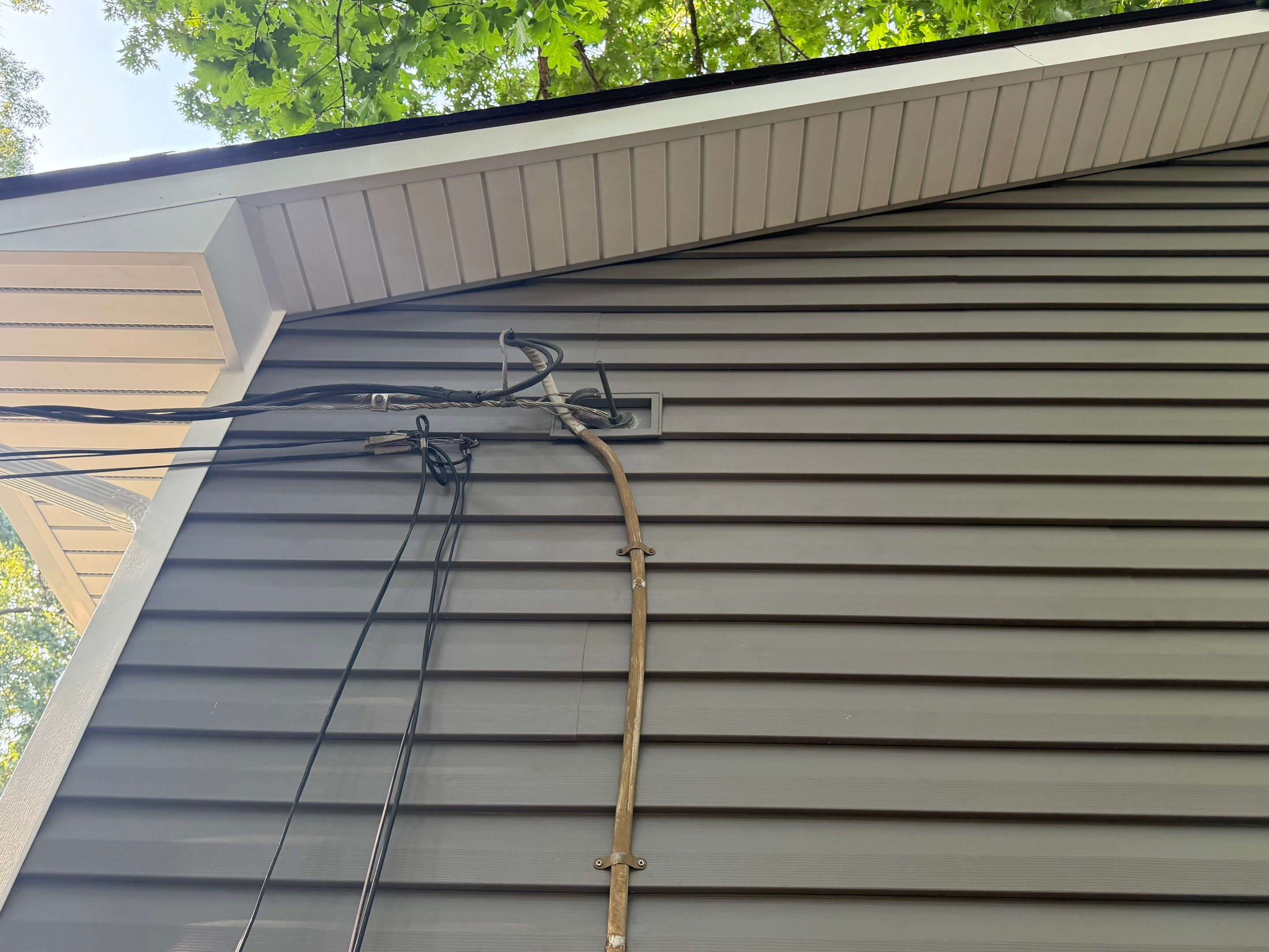 Siding Replacement using Alside D4 Odyssey-Plus Dutchlap Ageless Slate by 180 Contractors