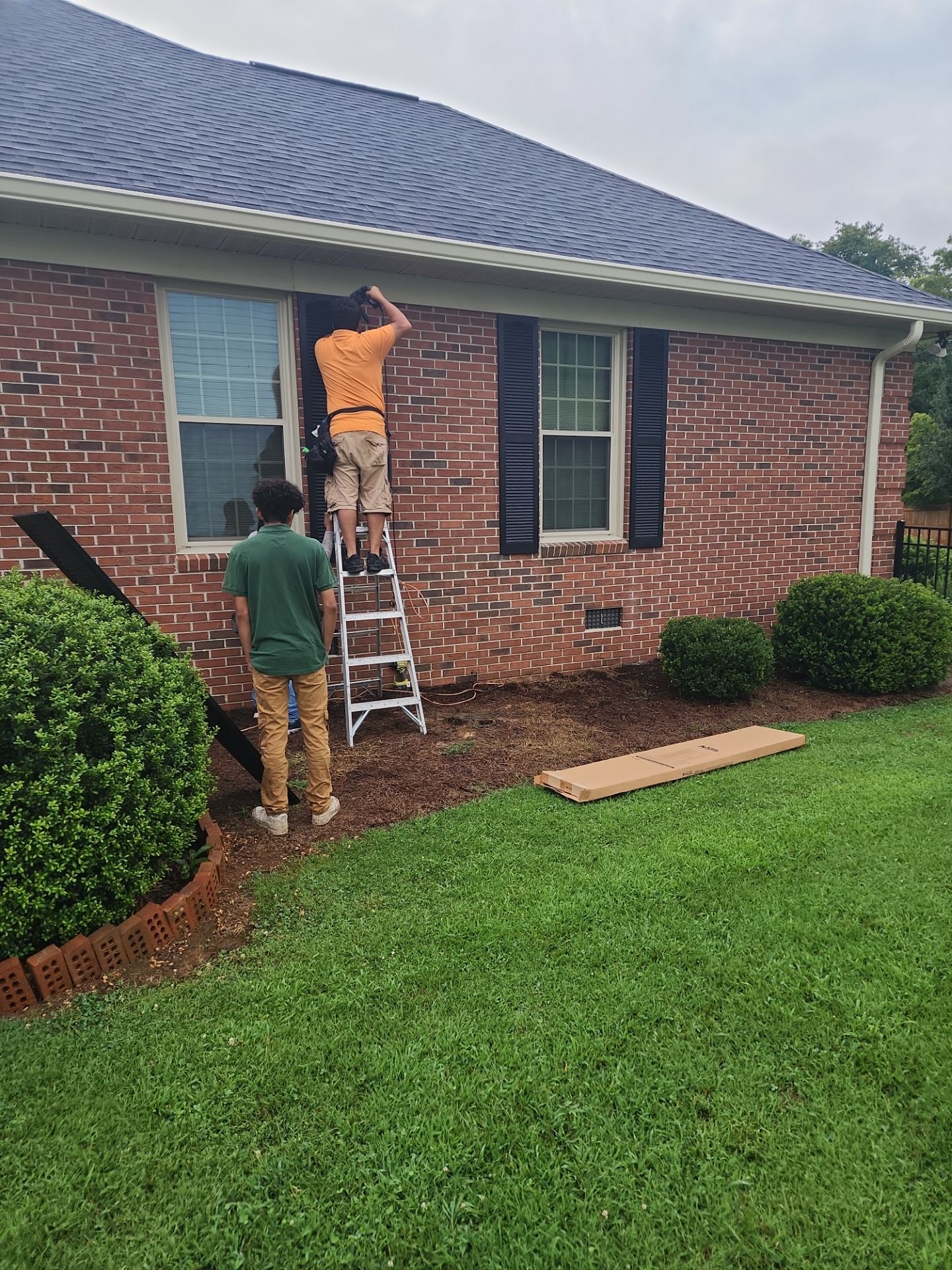Residential Roofing Installation using Owens Corning® Oakridge Onyx Black by Indigo State Roofing