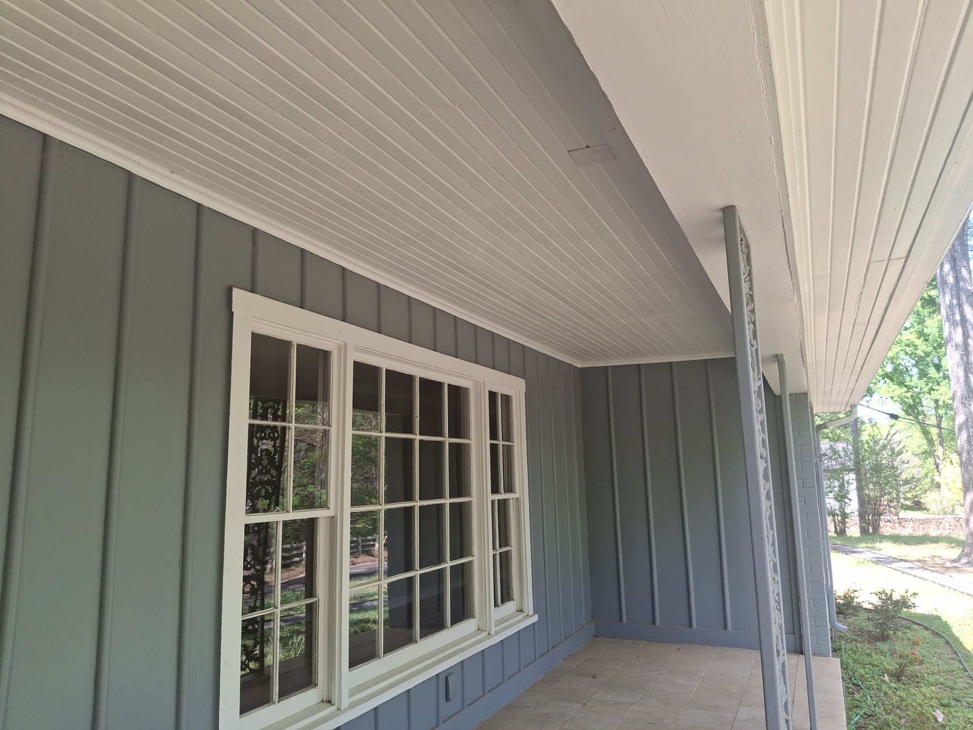 From Gray to Modern White: Exterior Repaint in Tyler, TX by Quality Coats Painting