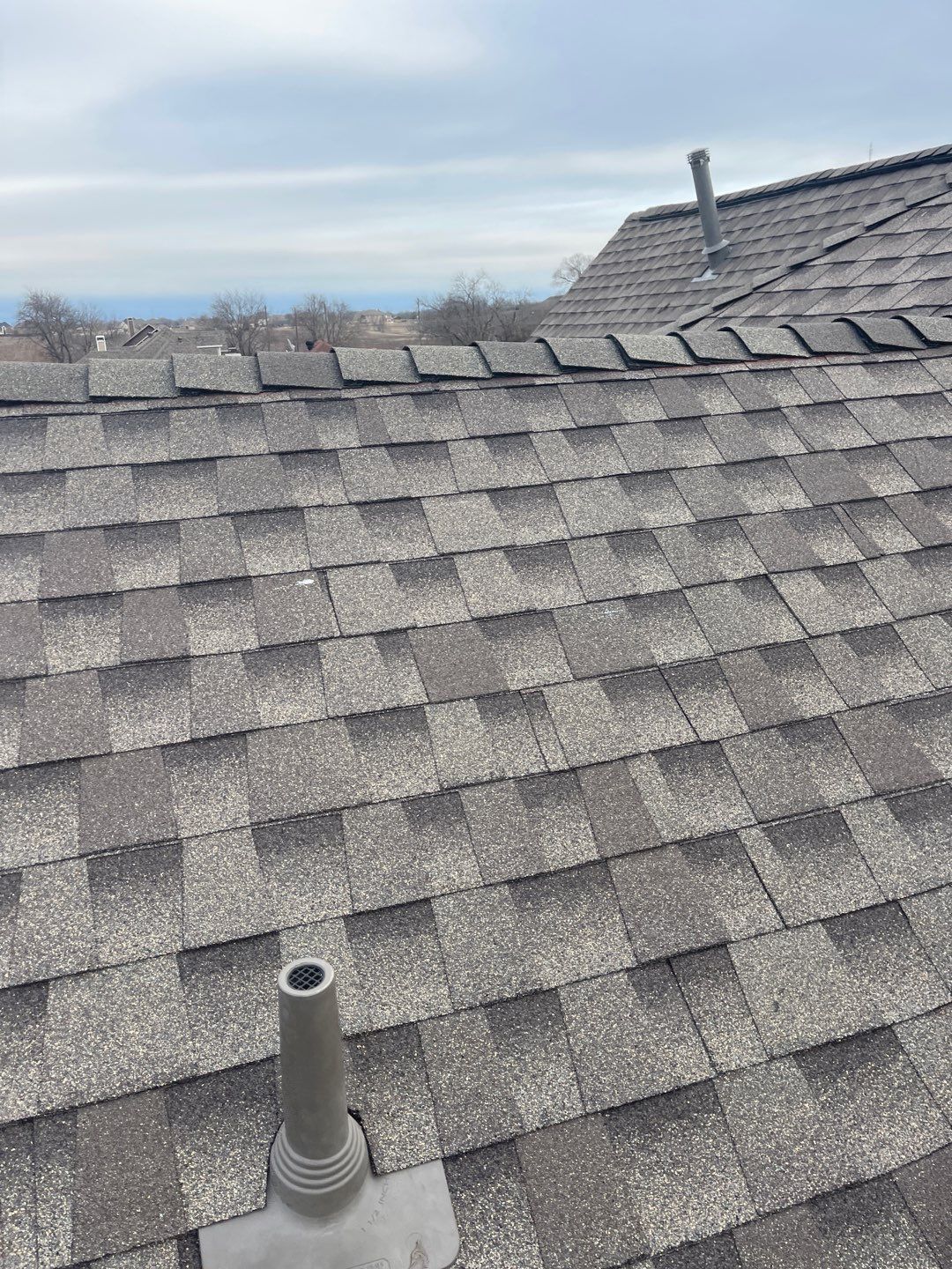 GAF HDZ - Weathered Wood  by Elite Roofing LLC