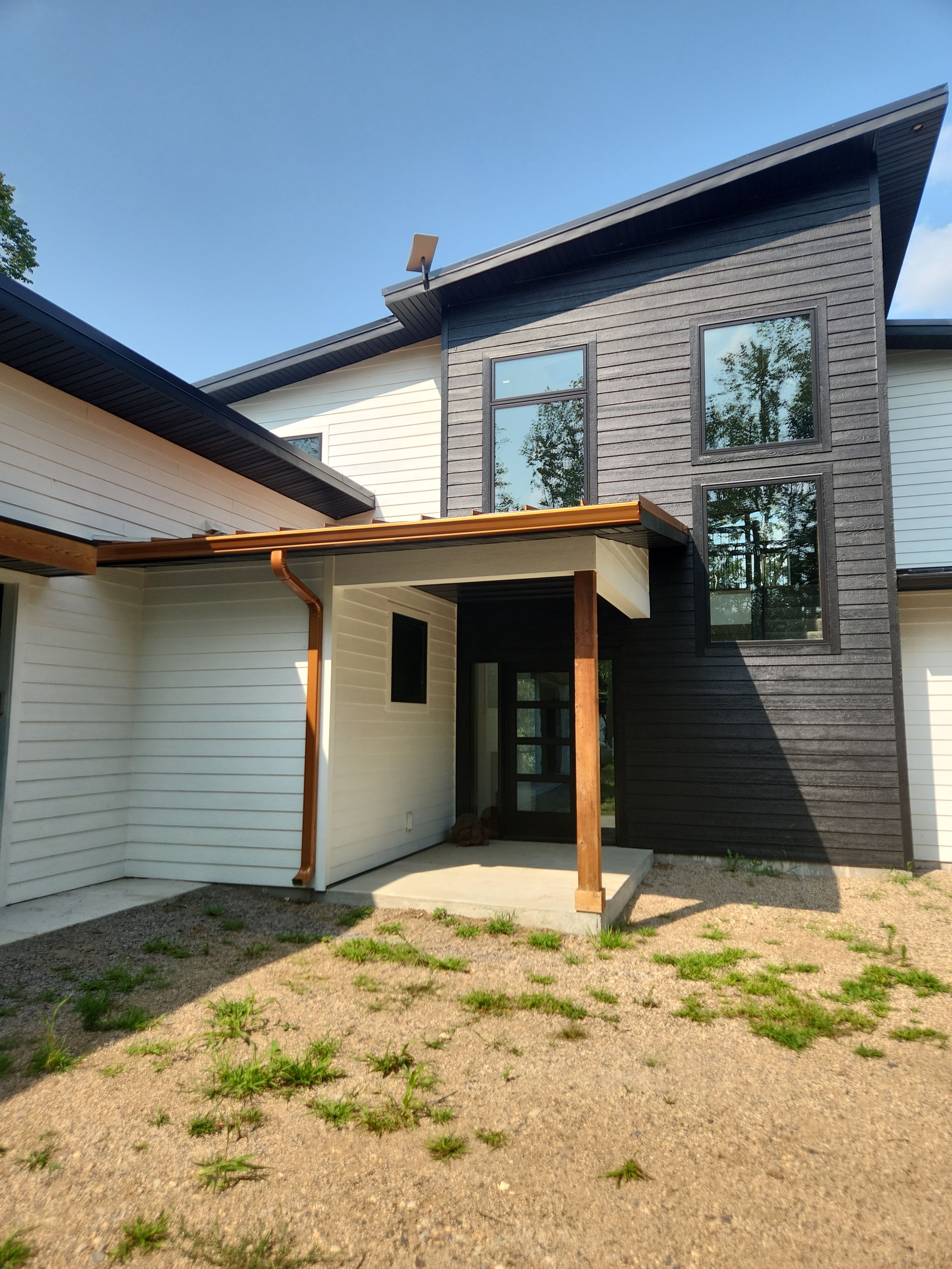 6" K StyleGutters with Black Screen – South Haven, MN by Next Level Seamless Gutters / Exteriors Inc.