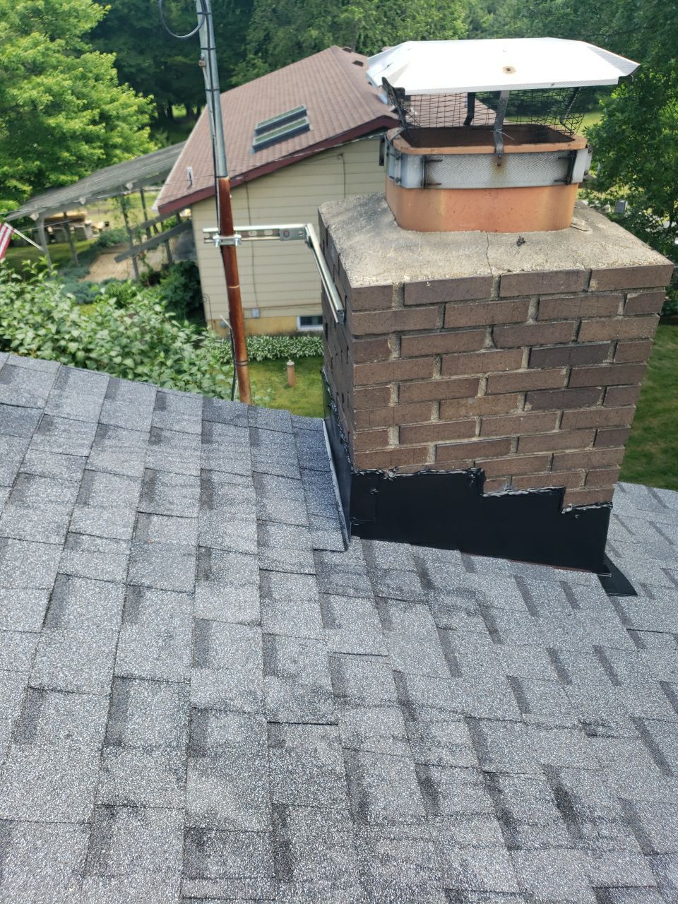 Brand: Atlas Pinnacle Color: Pristine Scotchgarde Pewter Drip: White by Eagle Eye Roofing