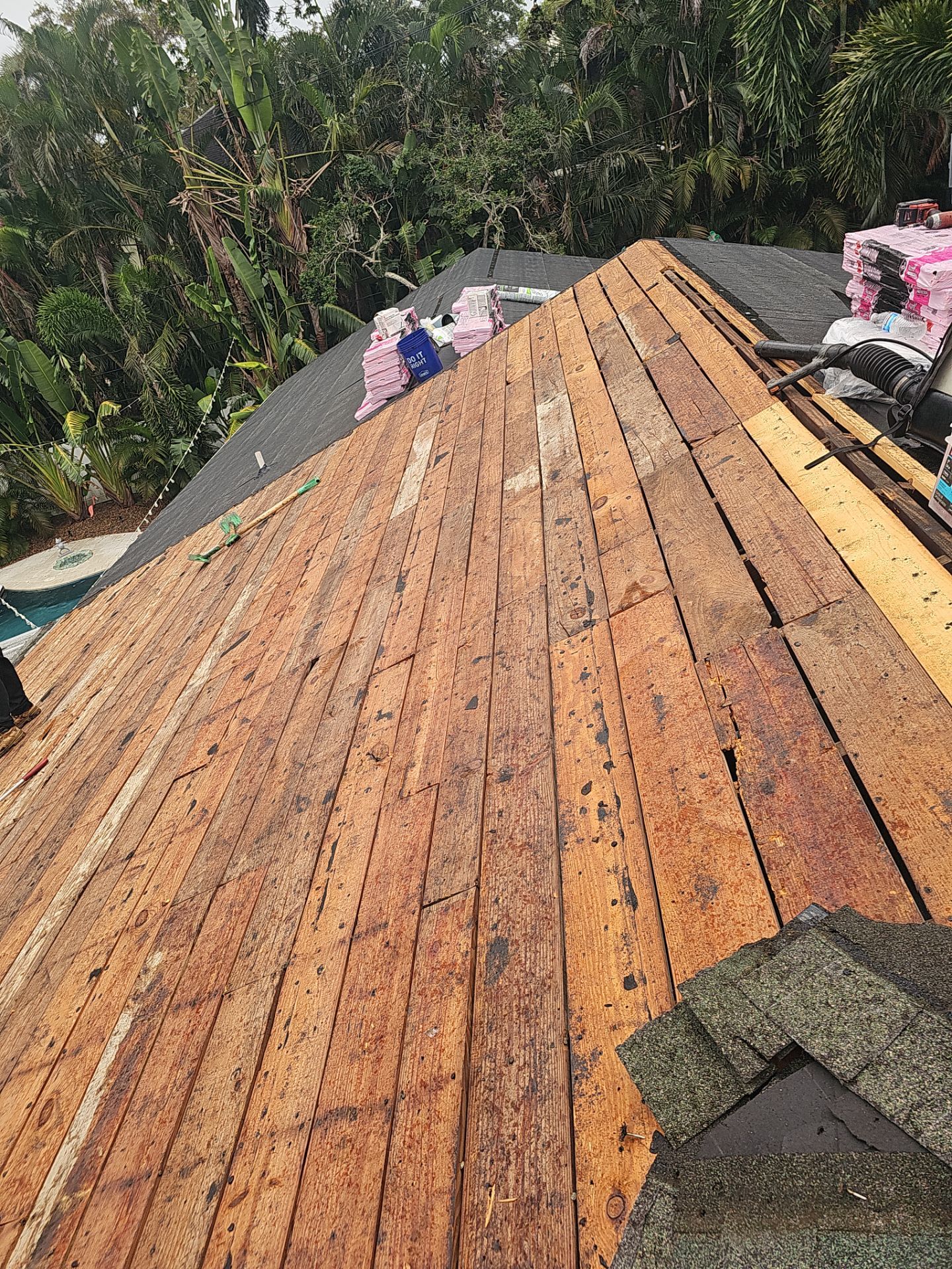 Project in St. Petersburg 33703 by Mitchell Roofing Company LLC 