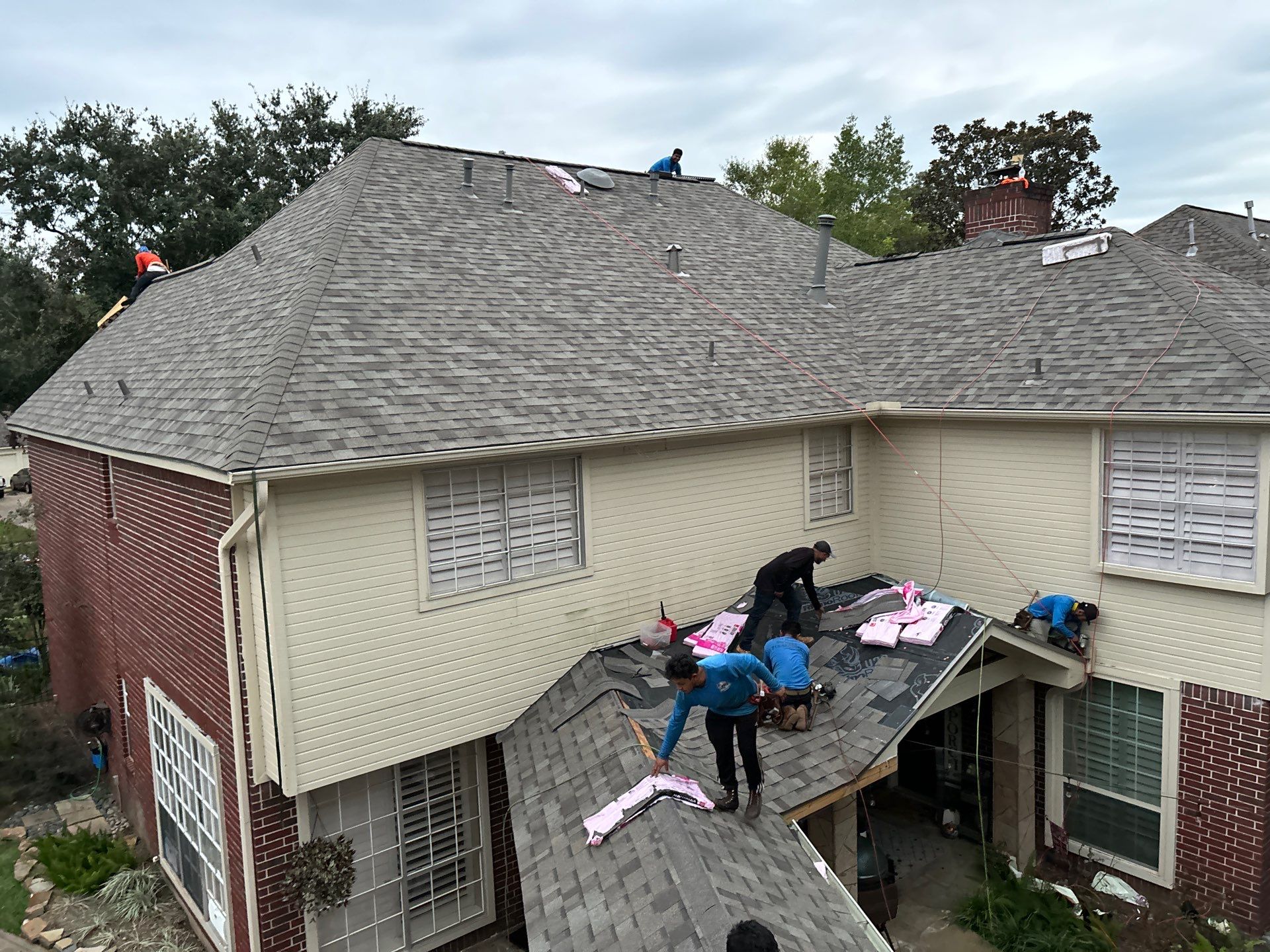 Residential Roofing Installation using Owen's Corning Duration (Lifetime) Shingles by Roof Repair Company