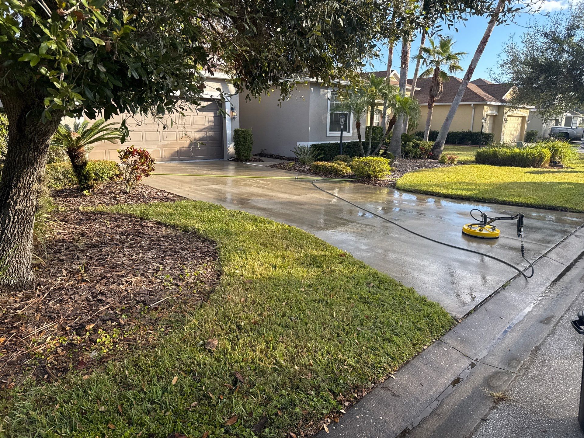 Driveway & Lanai Cleaning in Lexington Community, Parrish, FL | Sunshine AquaWash by Sunshine AquaWash