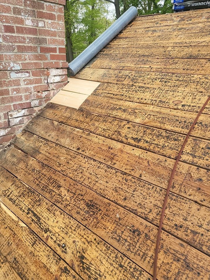 ATLAS PINNACLE COLOR: HEARTHSTONE DRIP EDGE: WHITE by Eagle Eye Roofing