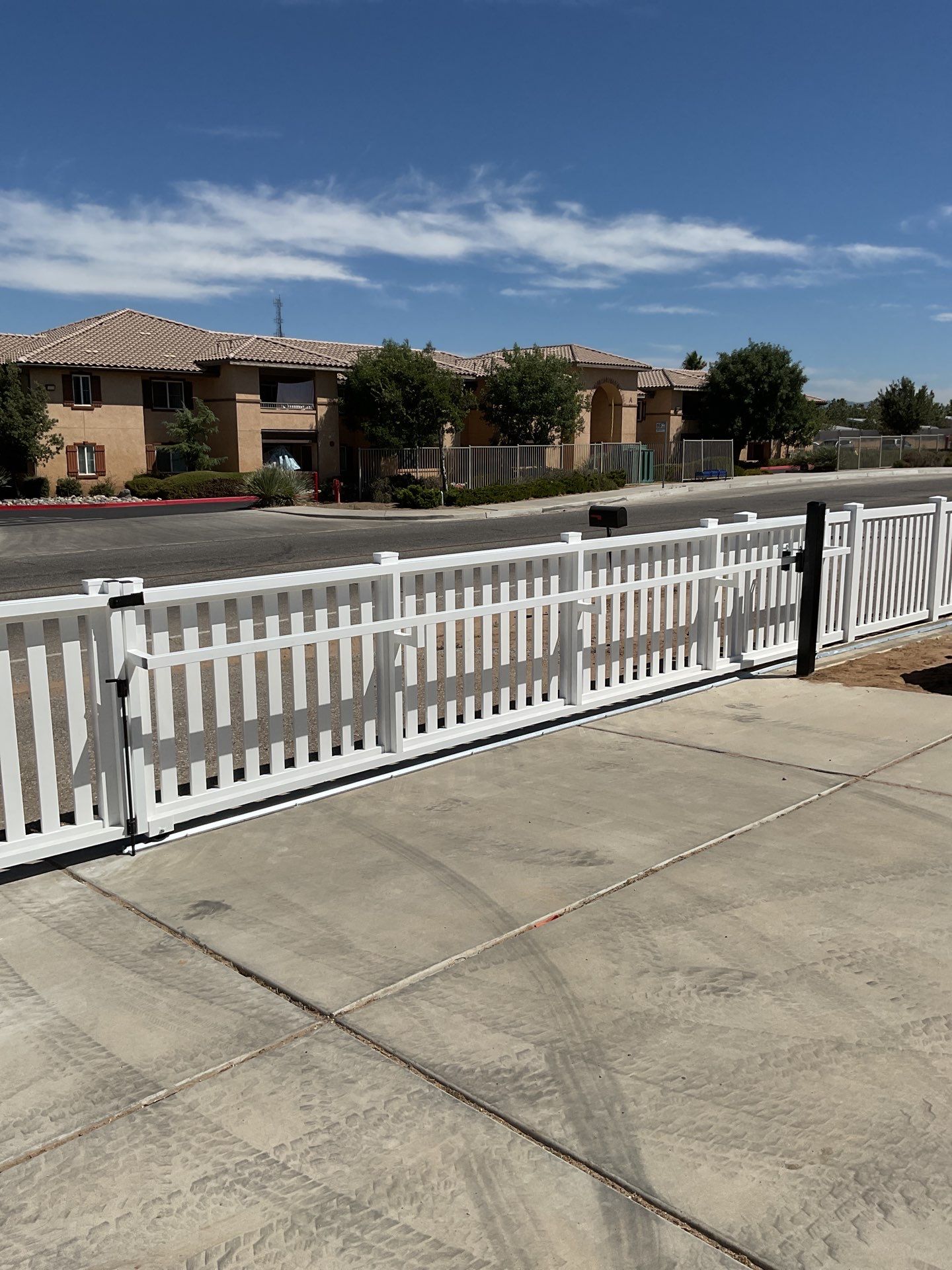 Fence Installation using vinyl pickett by Fence Guys Inc.