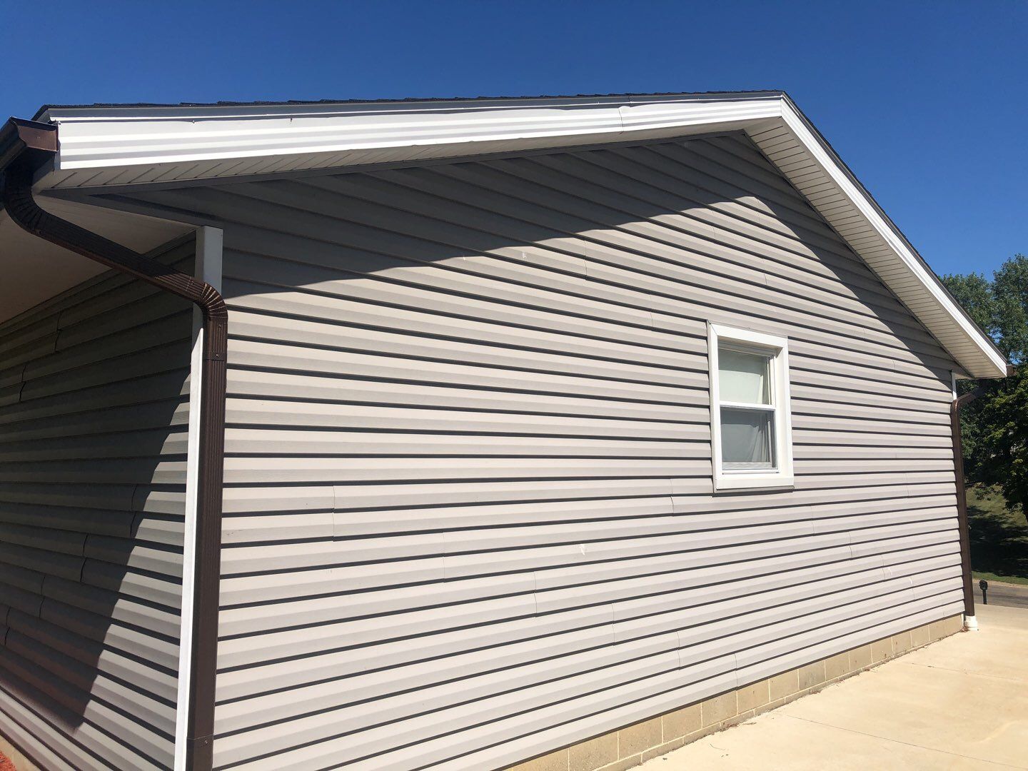 Linda Oyster by Silver Leaf Contracting 
