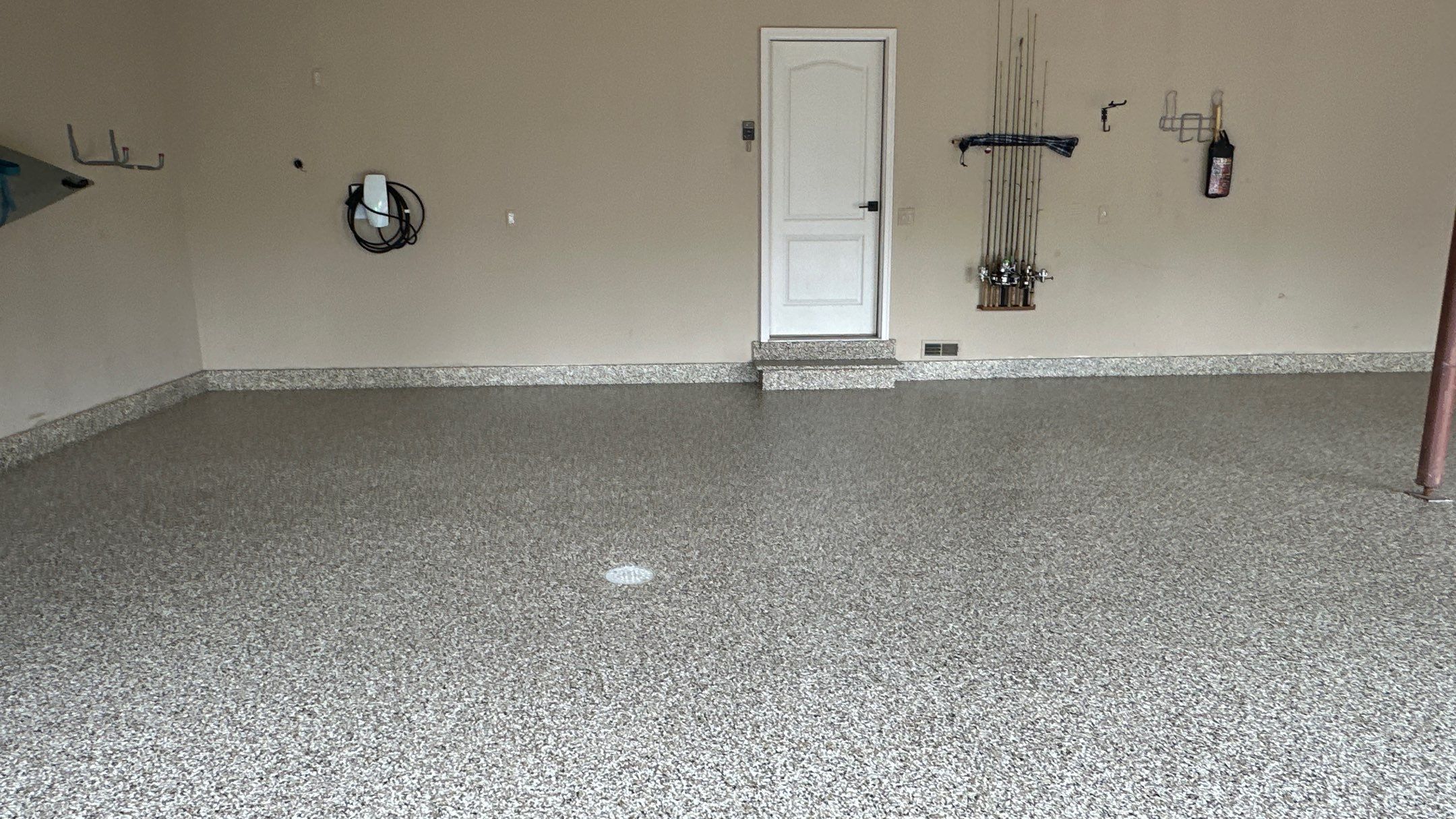 Jeff M. chose Riverbed flake for his beautiful new flake floor   by Banner Garage