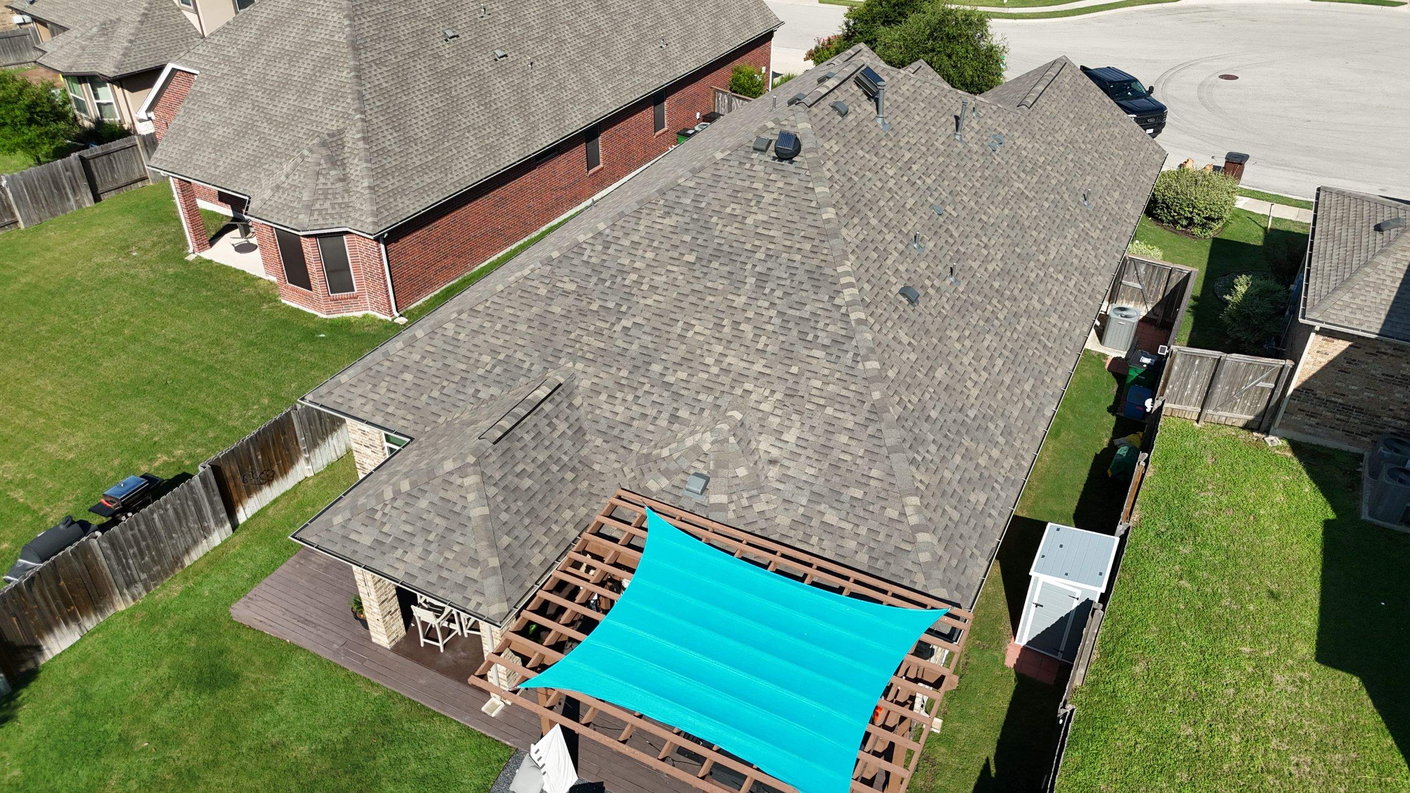 Weathered Wood - Malarkey Vista by RoofsOnly.com