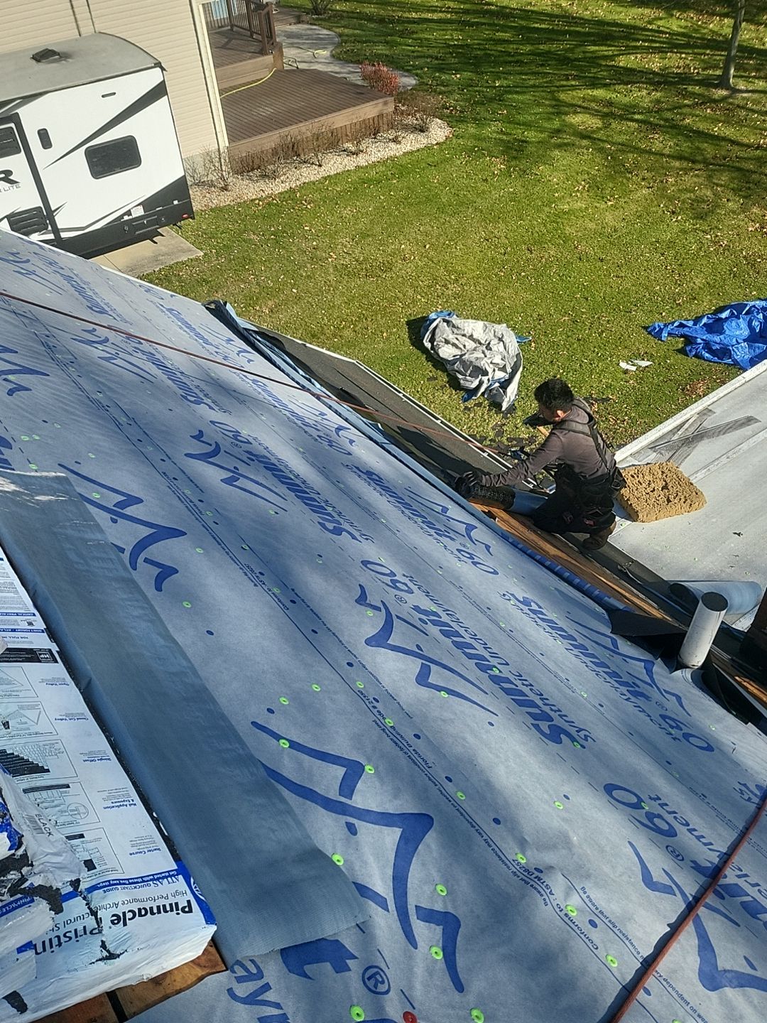 ATLAS PINNACLE COLOR: BLACK SHADOW DRIP EDGE: WHITE by Eagle Eye Roofing