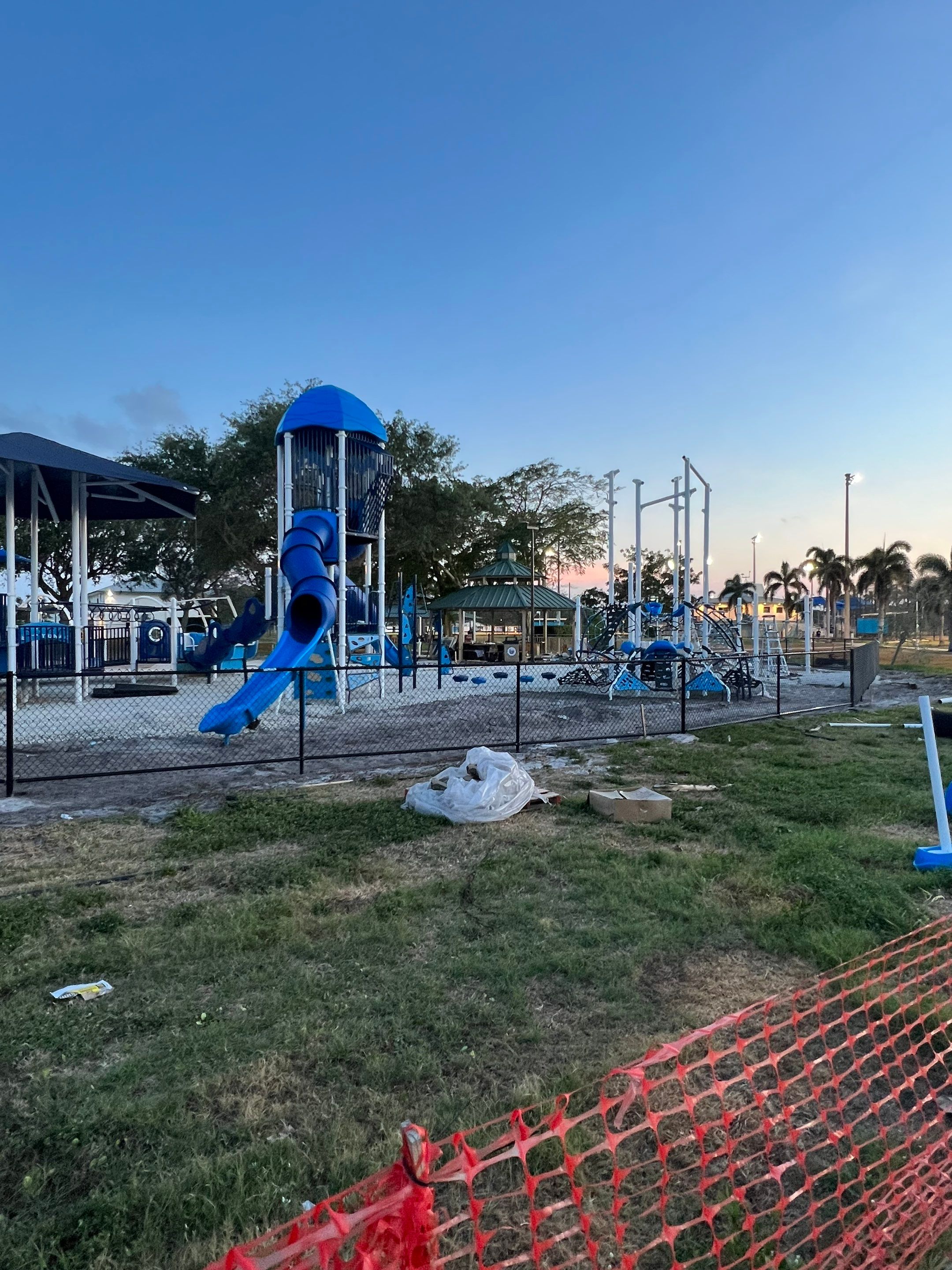 Vinyl Coated Chain-link fence for the City of Naples around Fleischmann Park Playground.  by Asap fence and gates, LLC