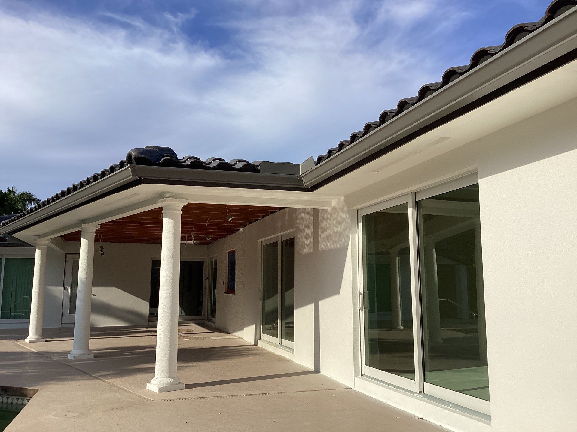 6 Inch Seamless Gutters using bronze gutters in Sarasota FL by Gutter Professors
