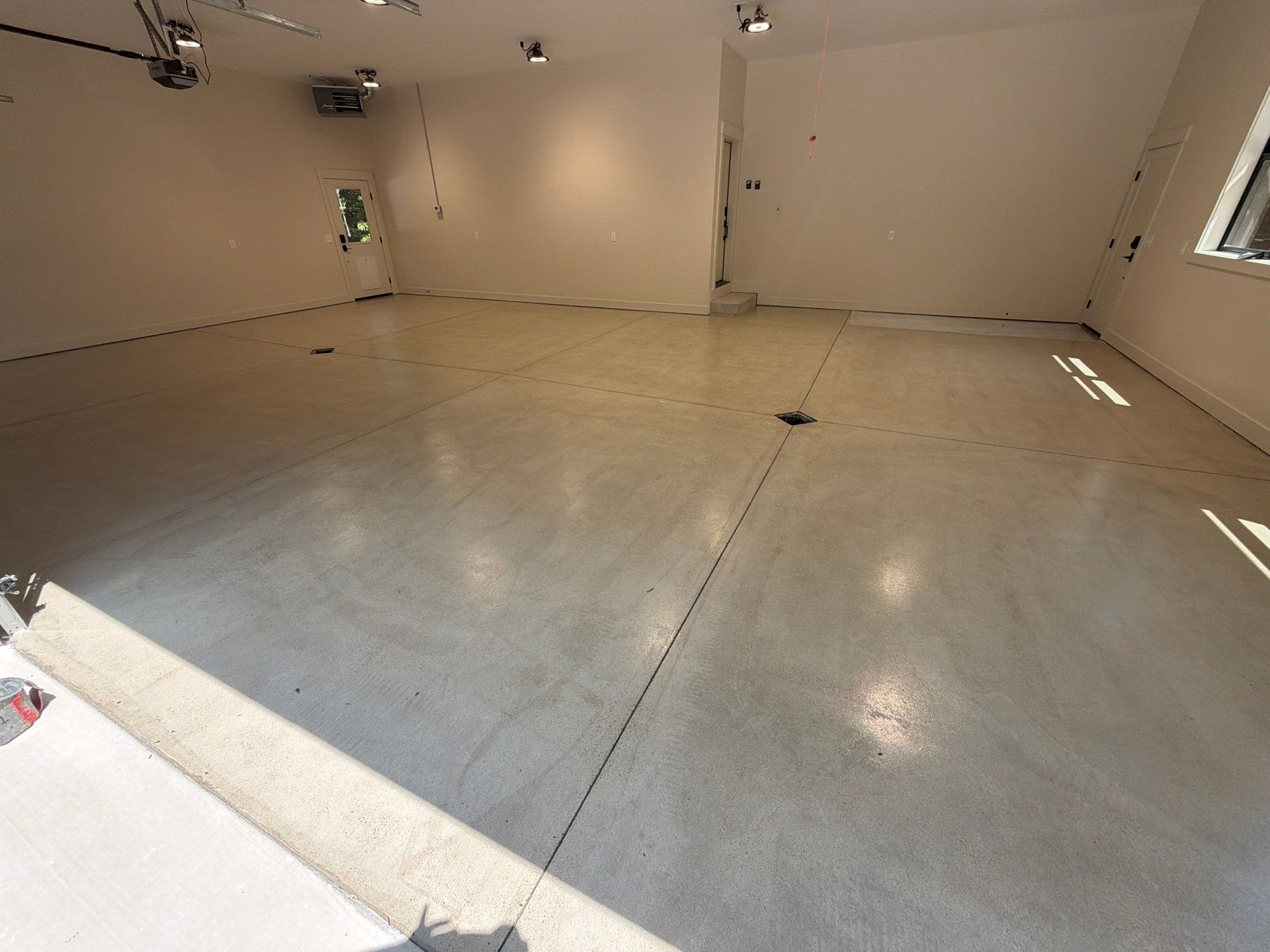 Garage and Screened Porch Polyaspartic Flake Floor Coating in Fremont by Gordon Painting