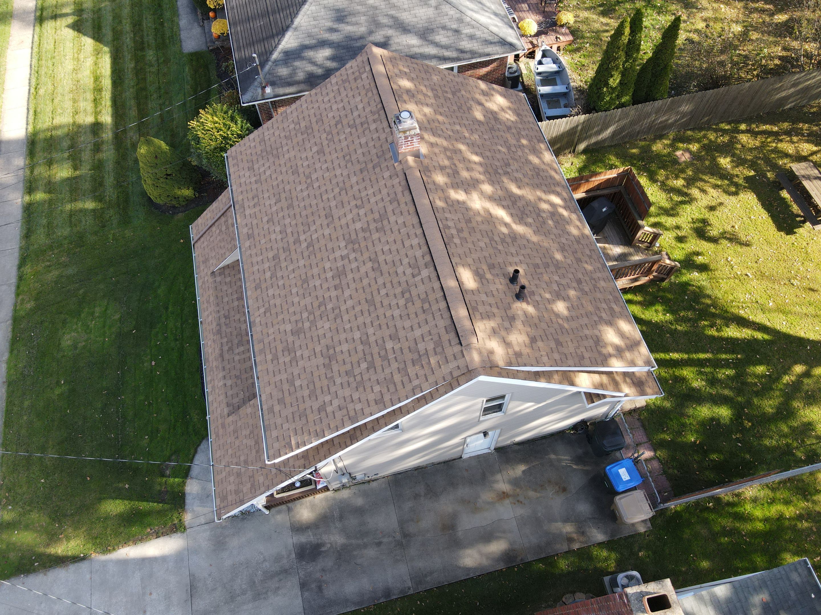 Brand: Atlas Pinnacle Color: Pristine Scotchgard Desert Drip: White by Eagle Eye Roofing