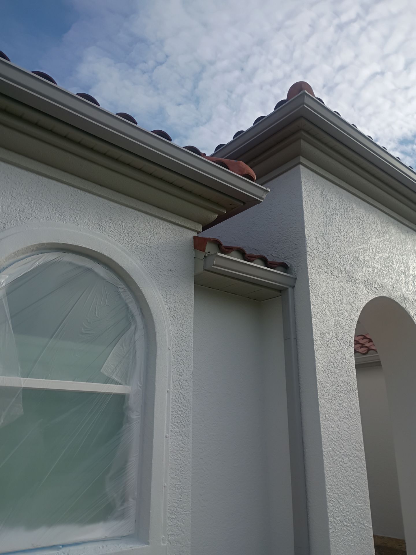 7 inch seamless gutters using Seamless Aluminum Gutters in Fort Myers, FL by Gutter Professors