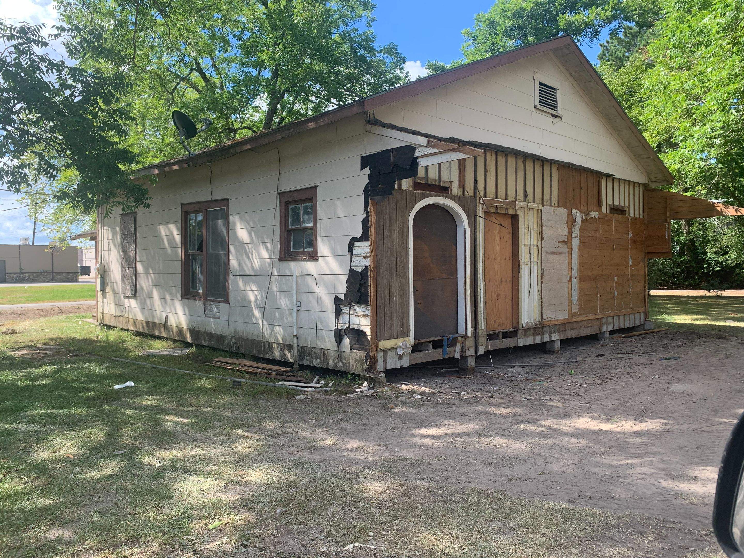60 Year Old Home Restored To New - Cleveland Texas by Harden Enterprise Services LLC