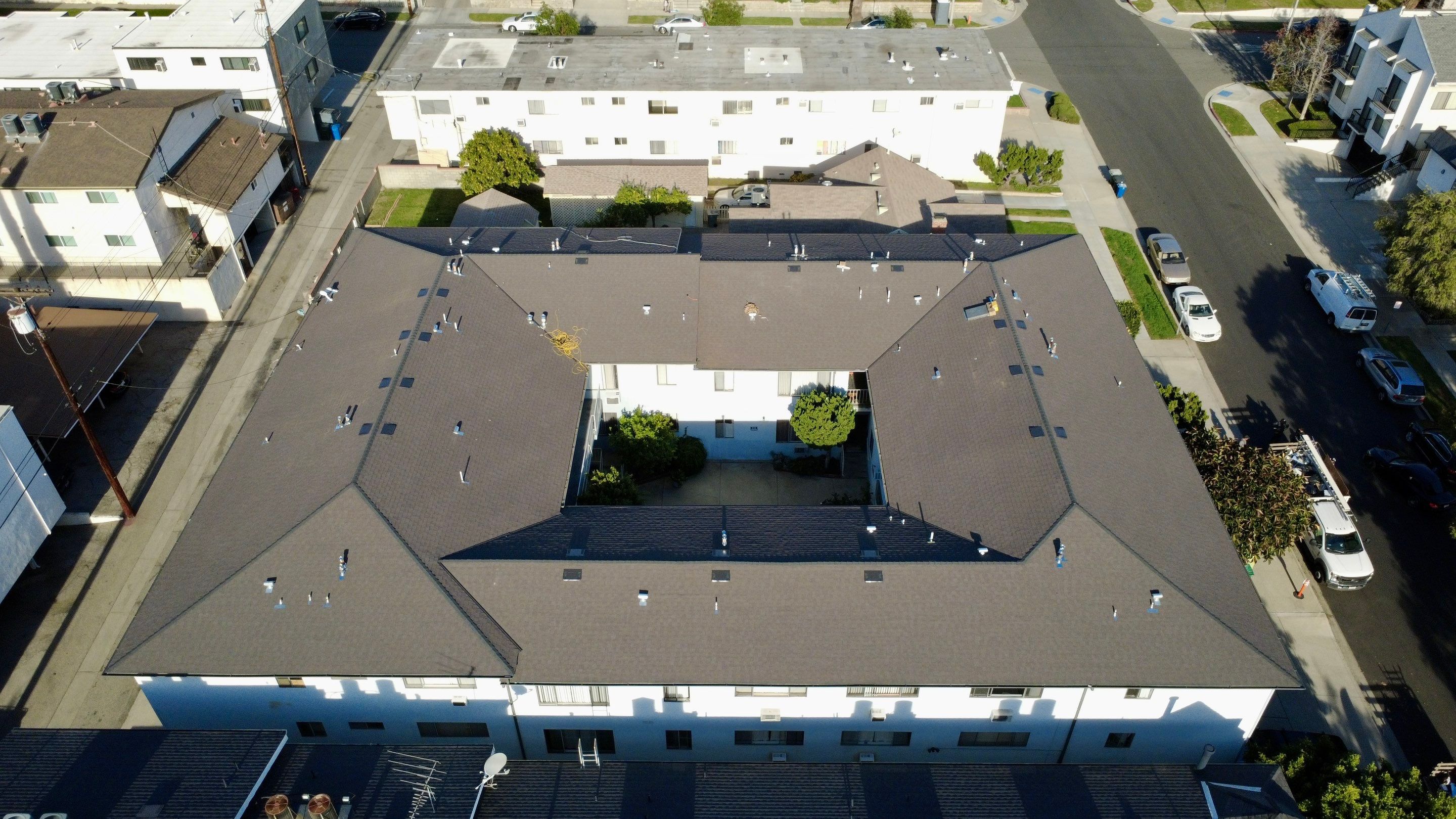 New Roof! Aparmtent Building in Burbank, CA by Hull Brothers Roofing