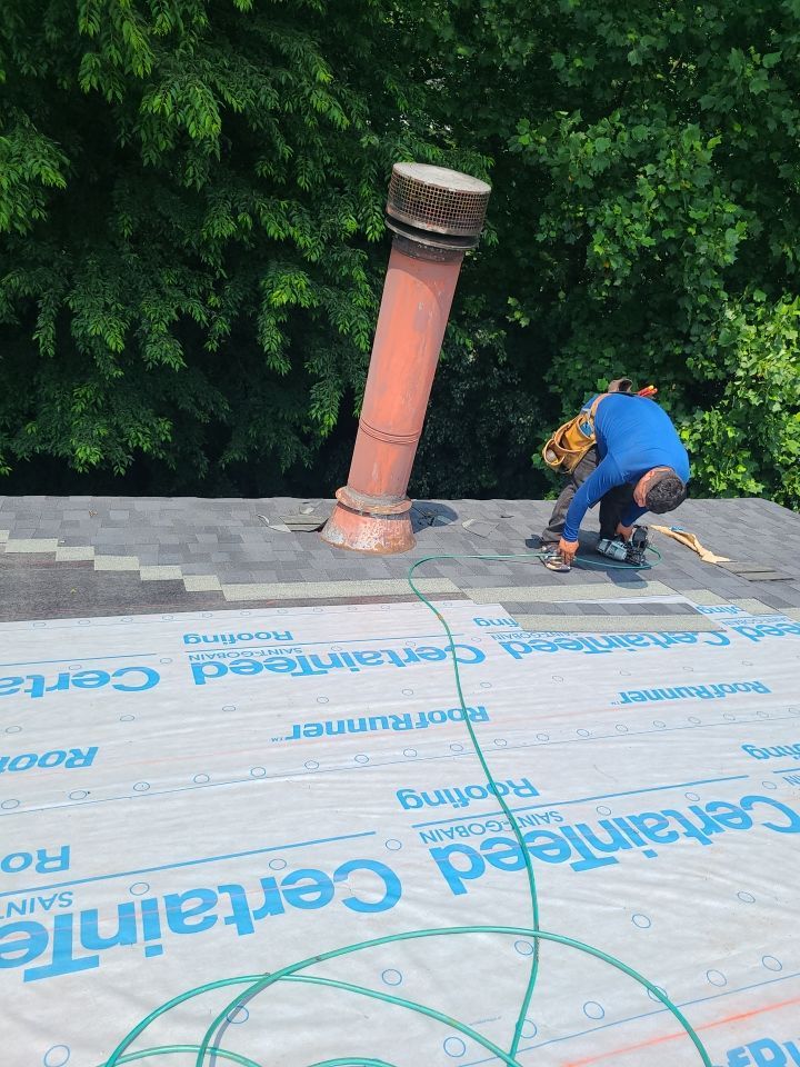 Reston: CertainTeed Landmark Pro Architectural Shingles in Max Def Moire Black by RM Banning, Inc.