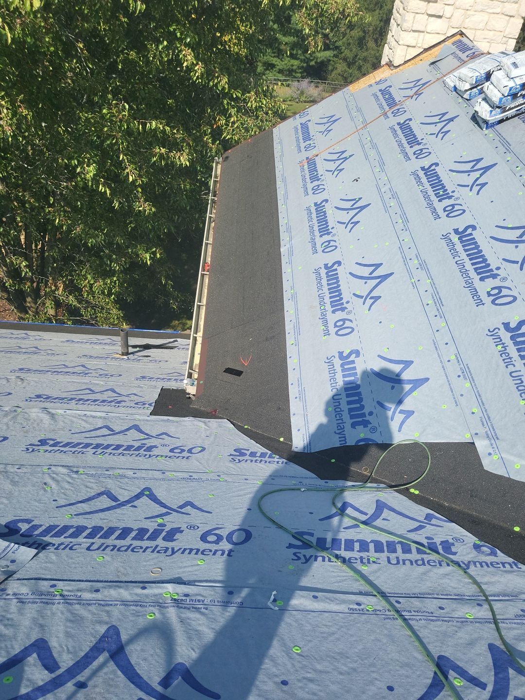 ATLAS PINNACLE COLOR: WEATHERED WOOD by Eagle Eye Roofing