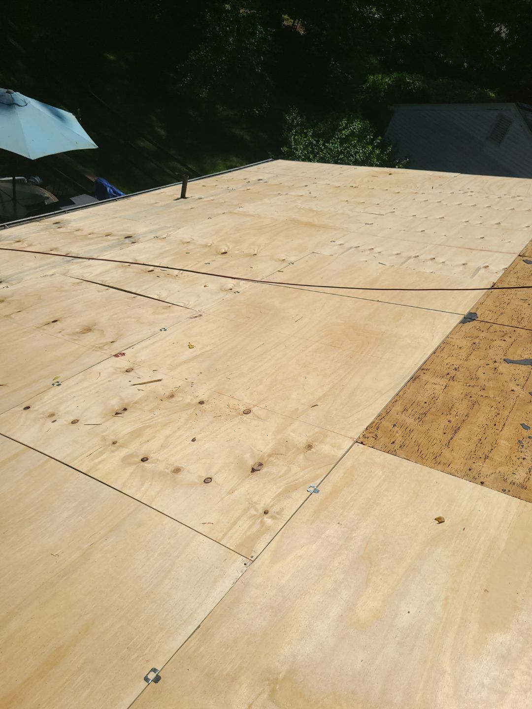 Burke: CertainTeed Landmark Designer Shingles in Moire Black by RM Banning, Inc.