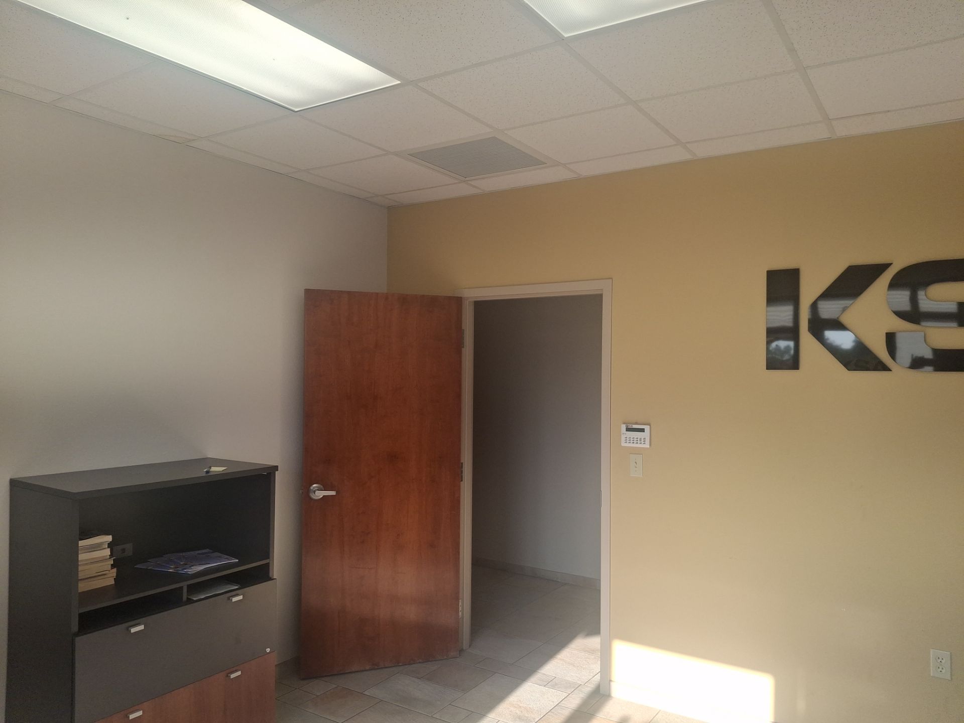From Dated to Dramatic: A Tyler, Texas Accent Wall Transformation by Quality Coats Painting