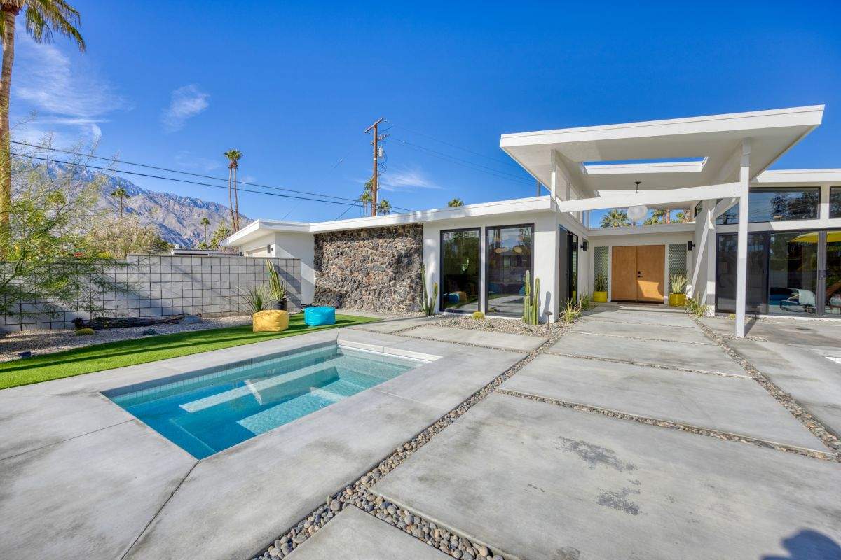 Palm Springs Midcentury Modern Home by One Stop Source