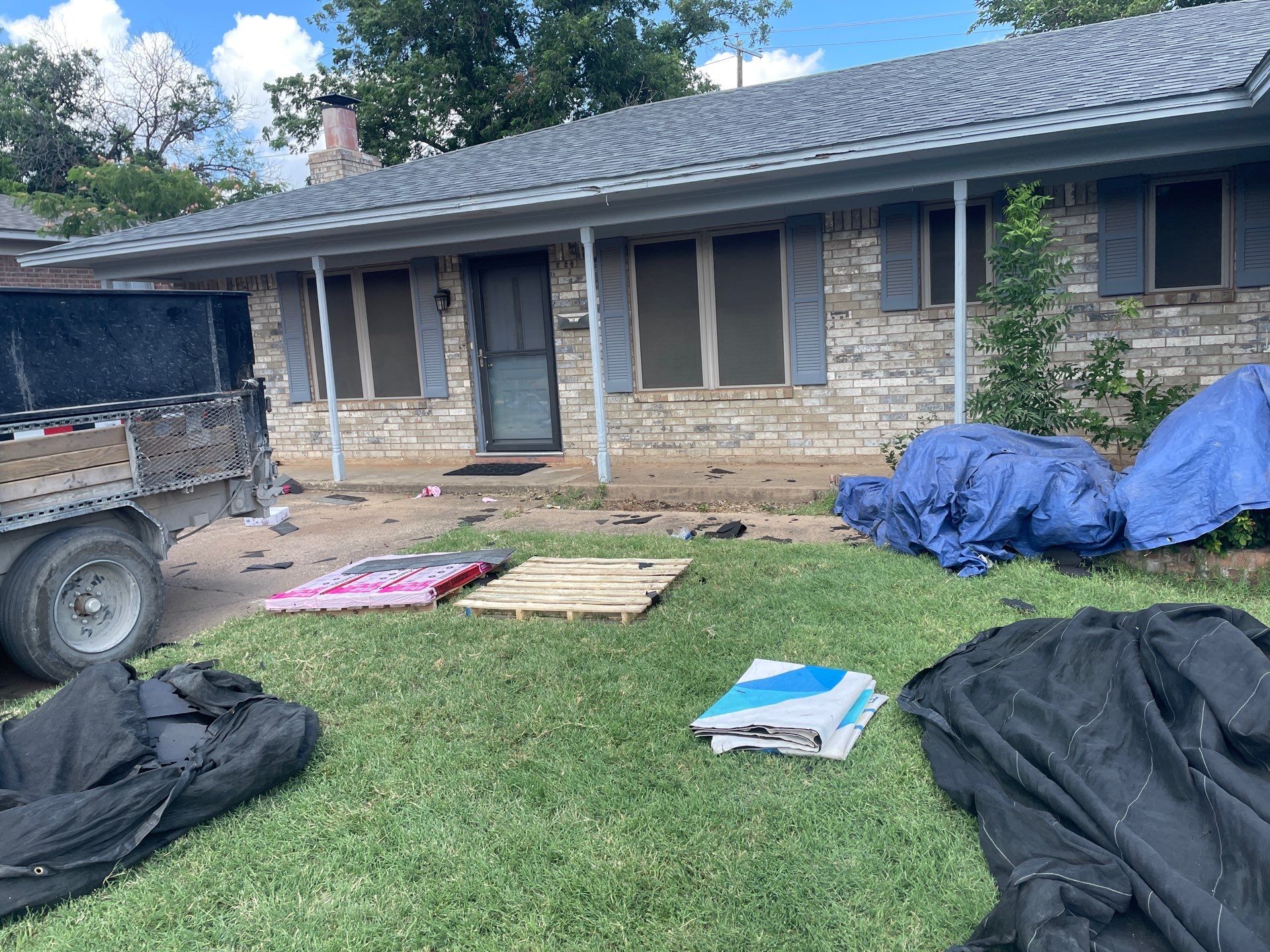 Residential Roofing Installation using Owens Corning TruDef Oakridge Estate Gray by OneSource Roofing and Restoration
