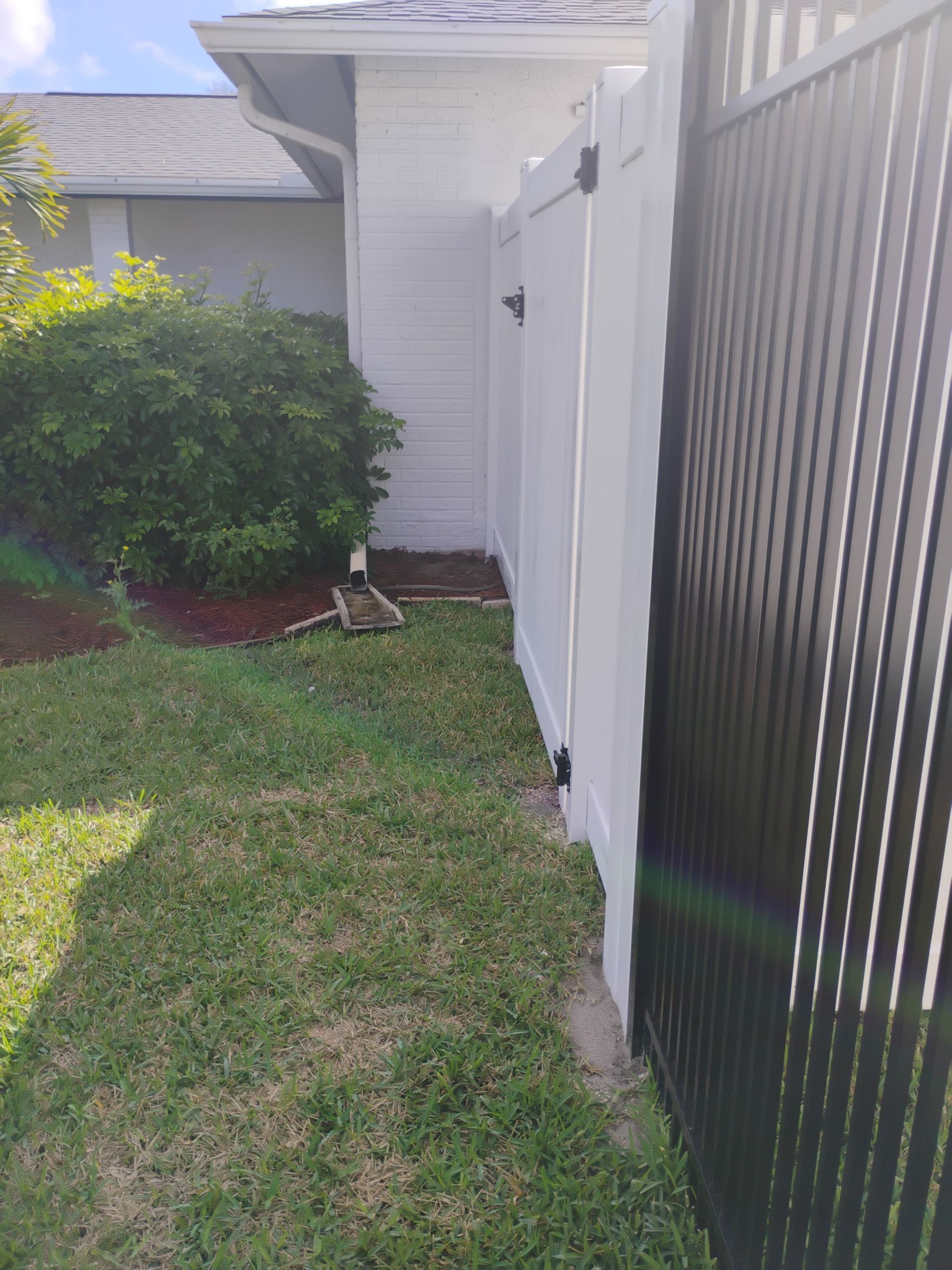 Vinyl Fence Install in Bradenton by True Fence LLC