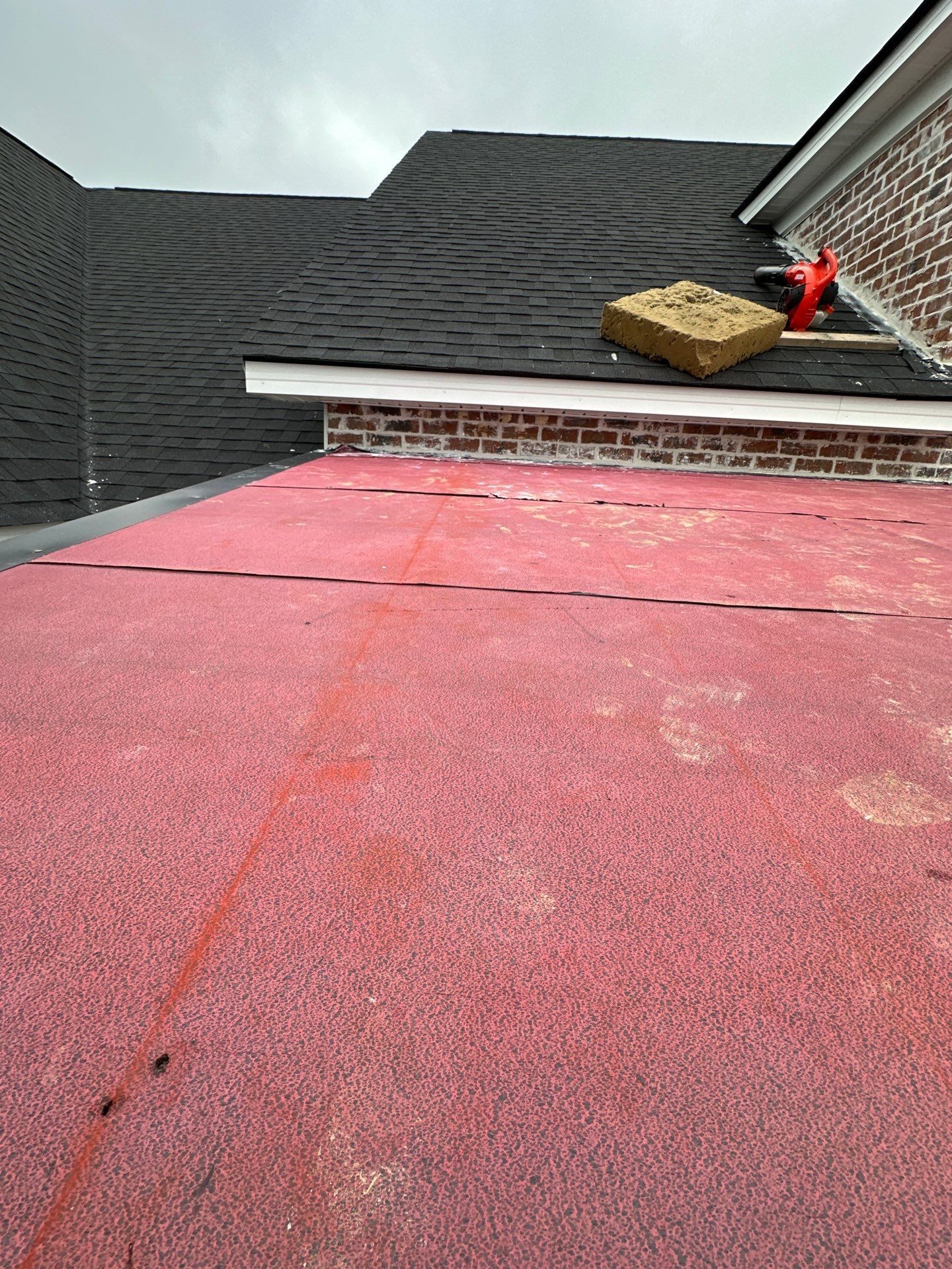 Residential Roofing Installation using Tamko Heritage AR with Standing Seam Metal Porch by Undersun Roofing 