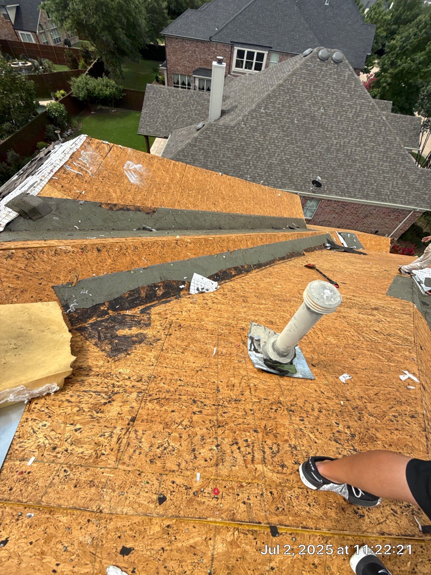 GAF HDZ - Weathered Wood by Elite Roofing LLC