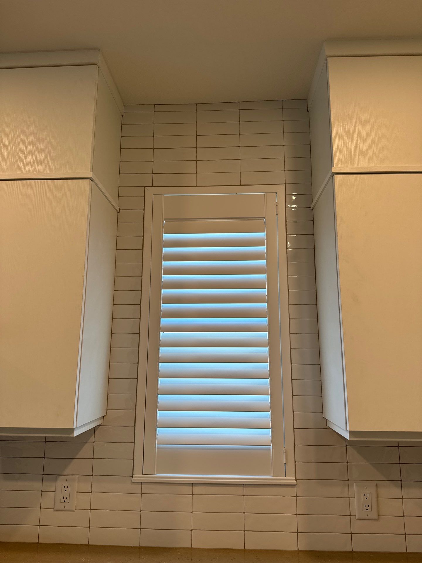 Backsplash Kitchen Tile by Vrmmm Flooring