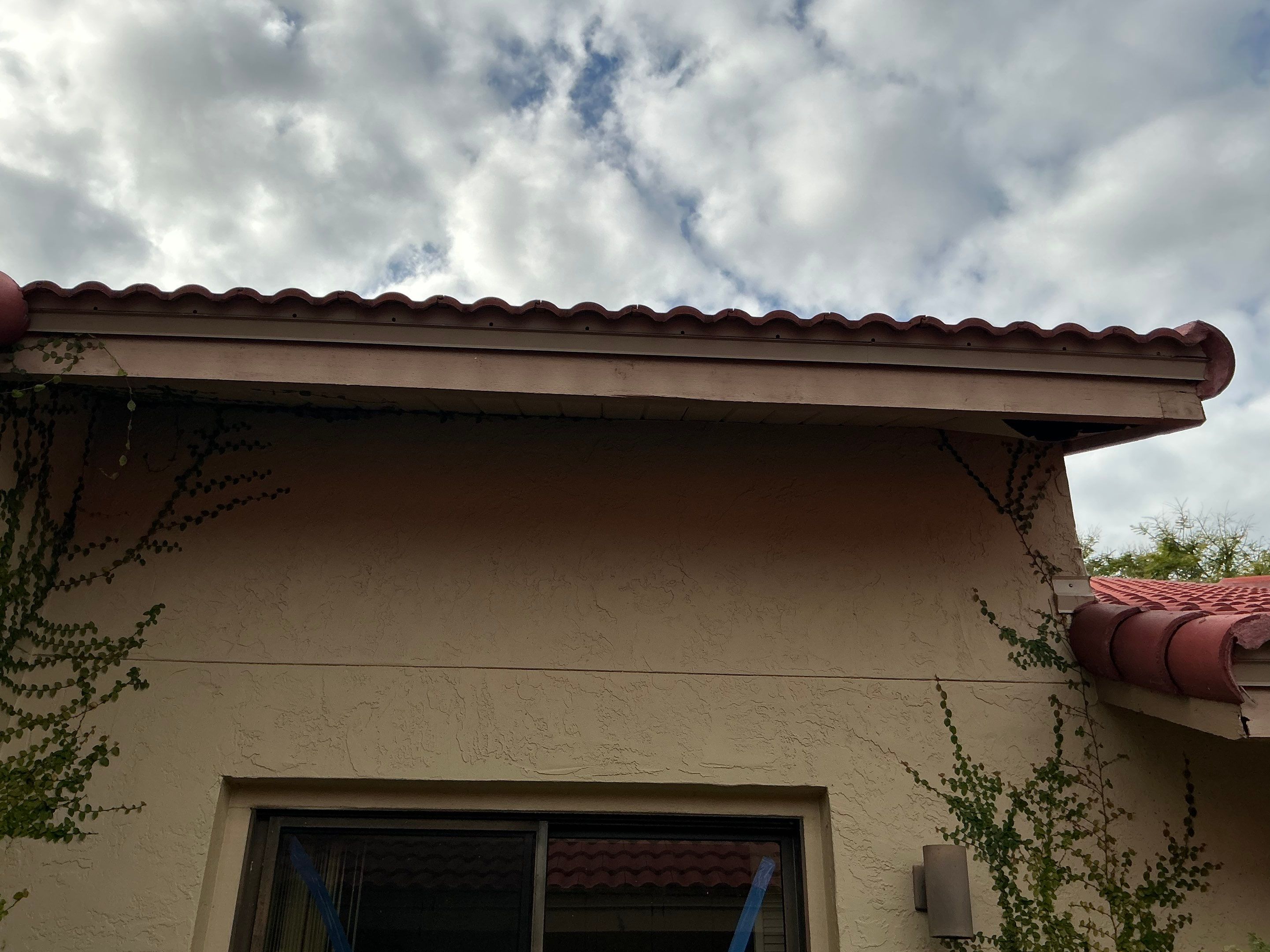 Seamless Gutter Installation in Sarasota FL by Gutter Professors