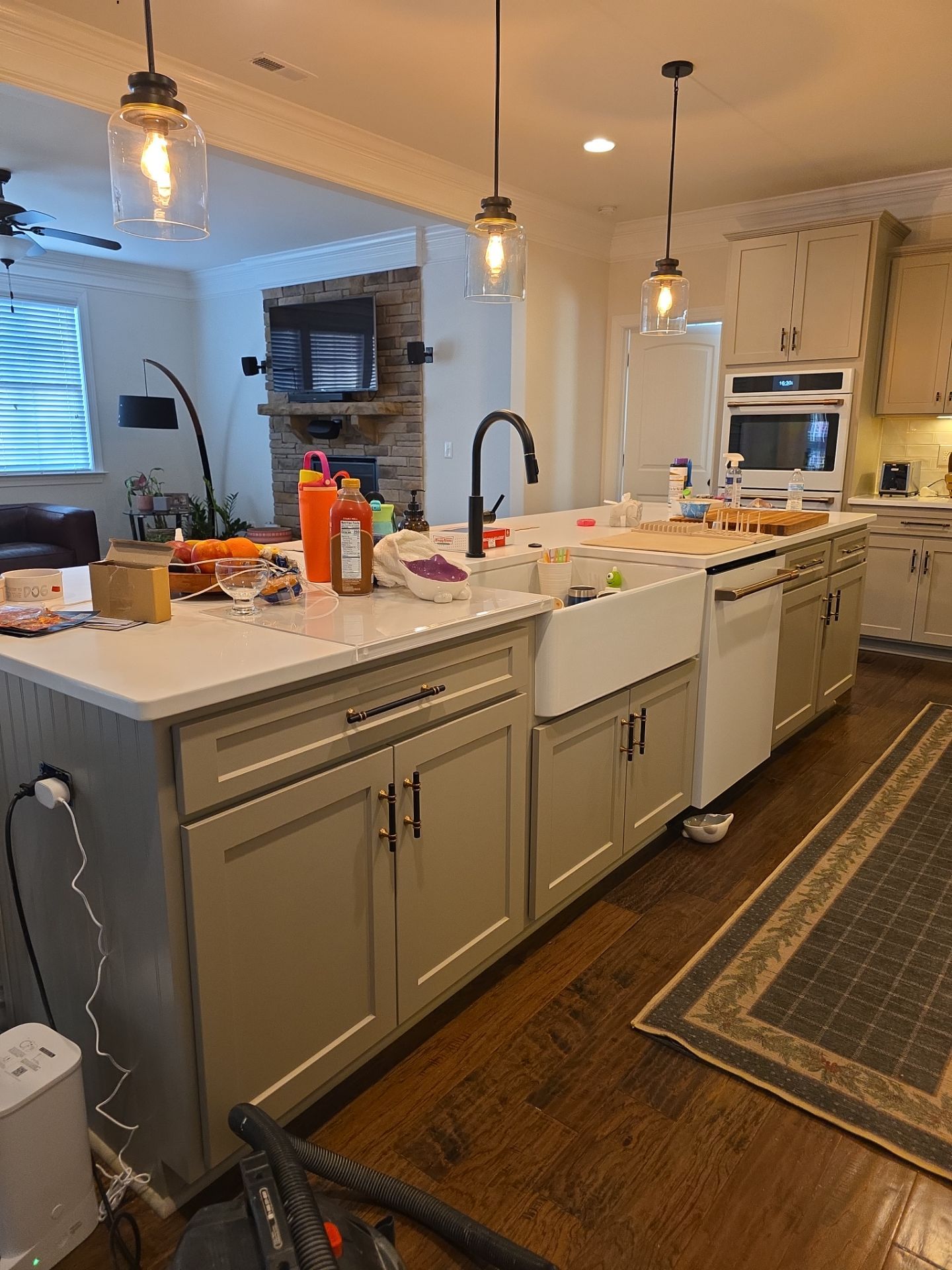 From Dated to Dazzling: A Bright Kitchen Transformation in Holly Springs by Elite Remodeling and Design LLC