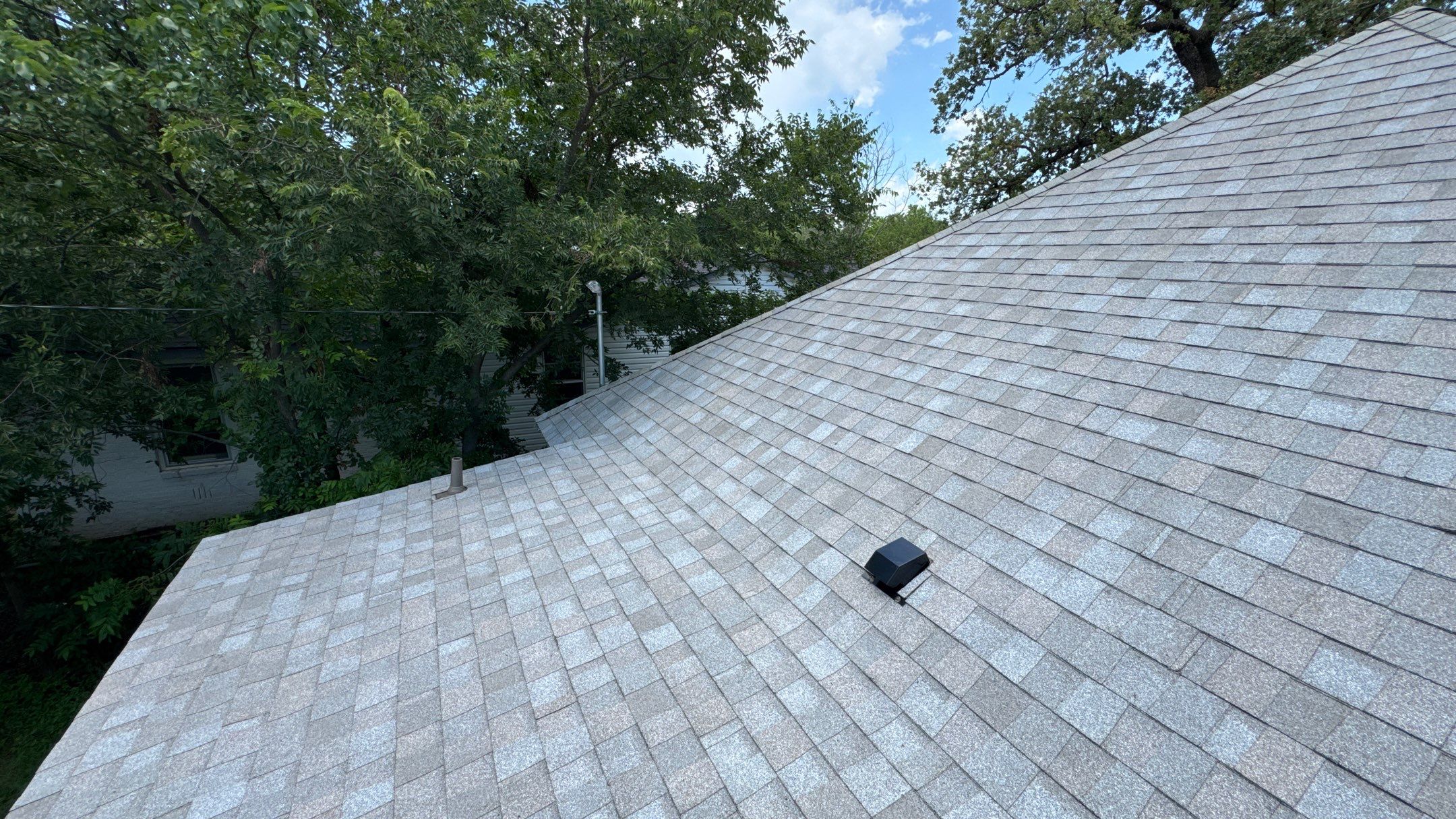 Residential Roofing Installation using ATLAS Signature Select Roof System by Harvey Roofing & Construction